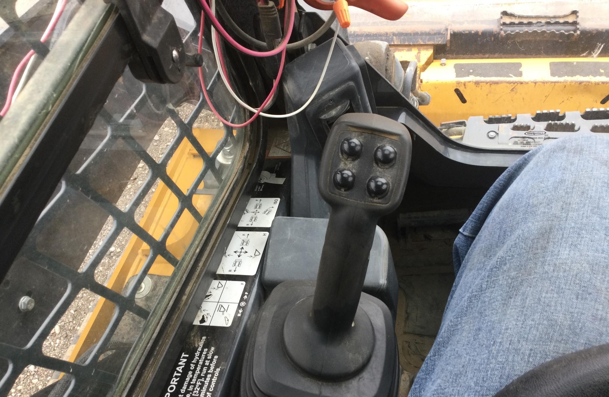 gallery 2018 John Deere 331G Skid Steer