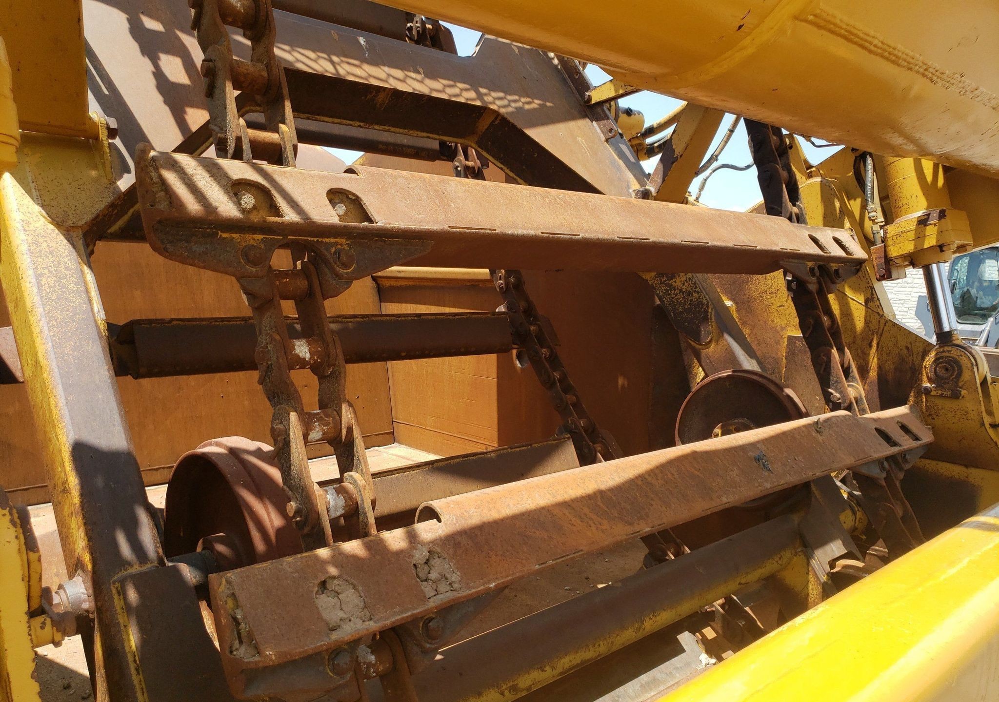 gallery 2006 Caterpillar 615C elevating scraper