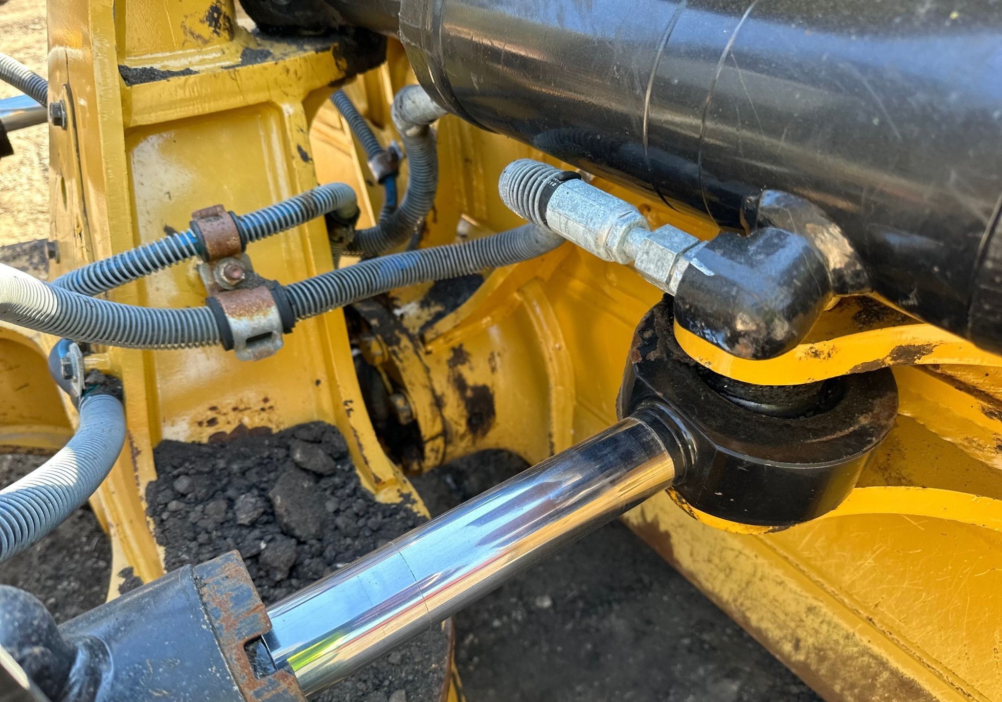 gallery 2016 Caterpillar D6K2 LGP dozer