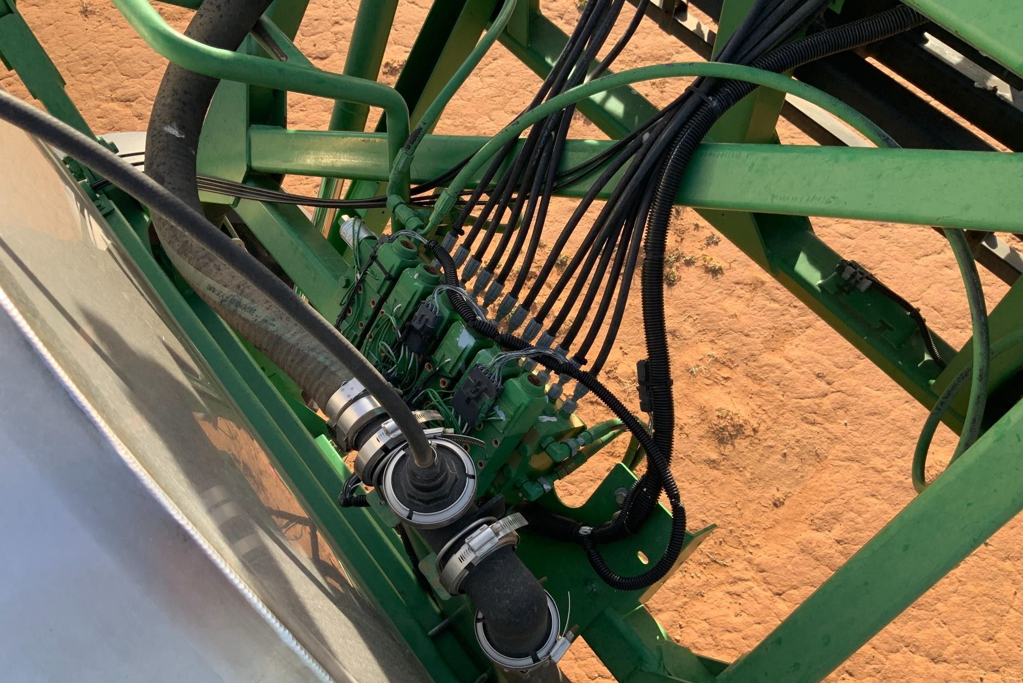 gallery 2011 John Deere 4730 Self-Propelled Sprayer
