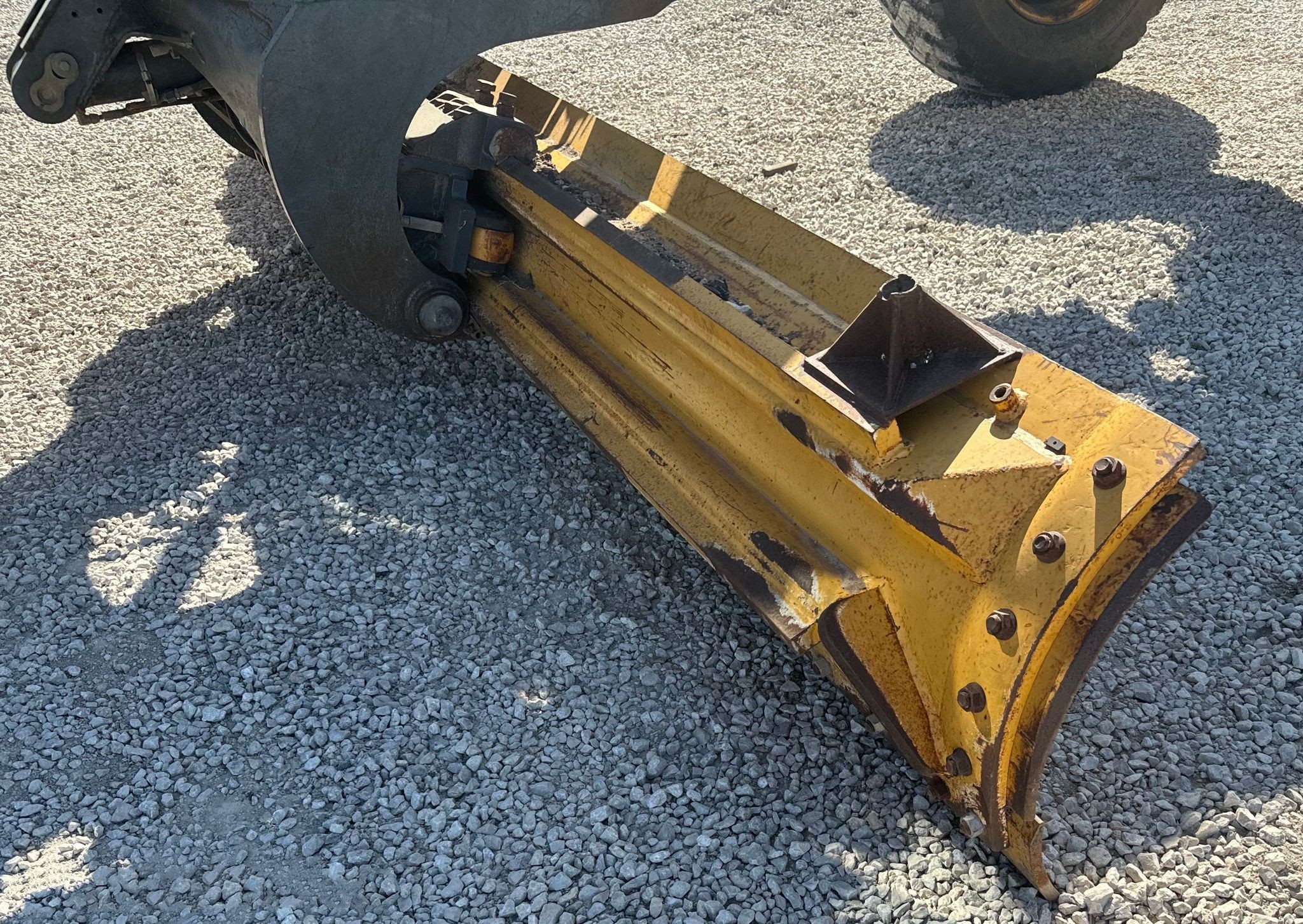 gallery 2013 John Deere 772G motor grader