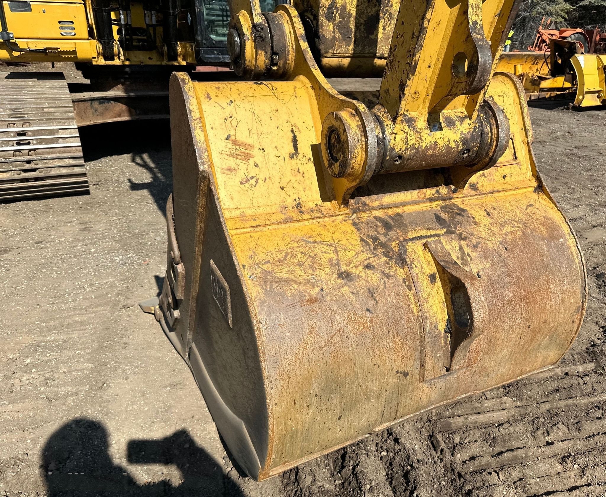 gallery 2015 Caterpillar 323FL excavator