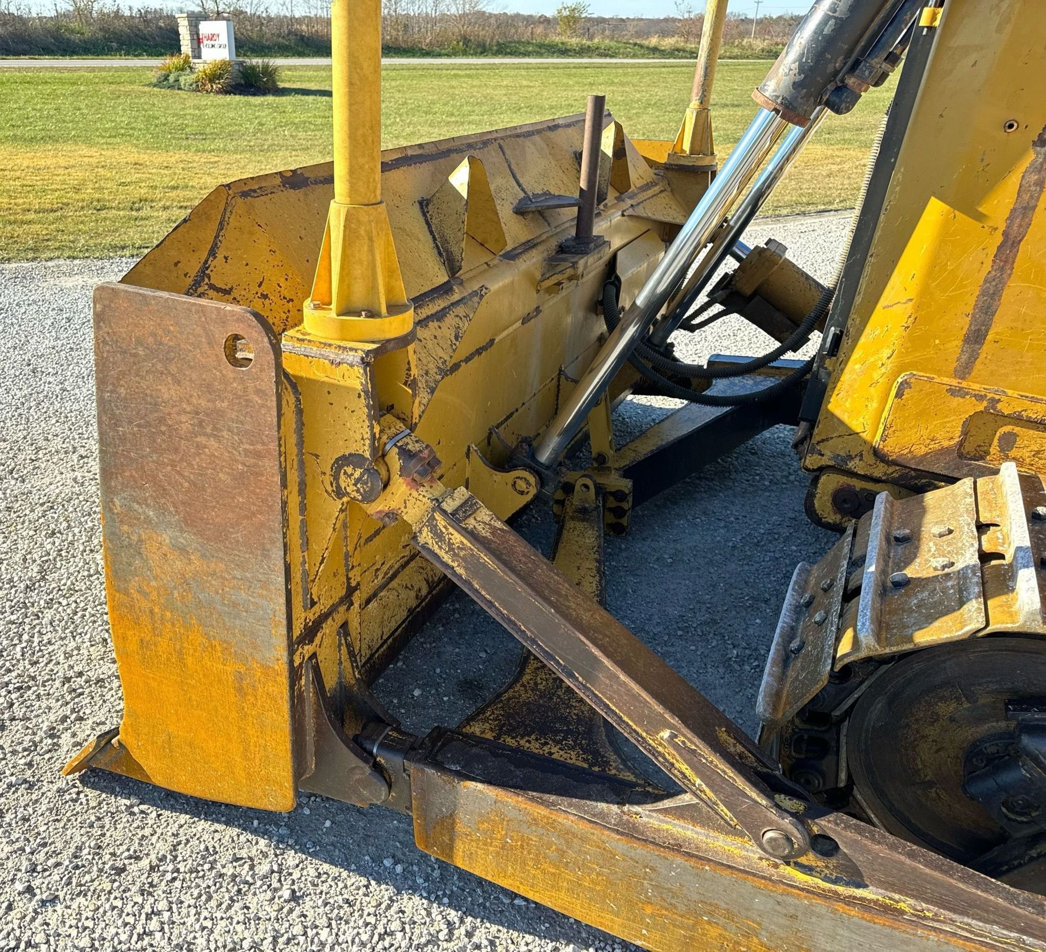 gallery 2011 Caterpillar D6T XL dozer