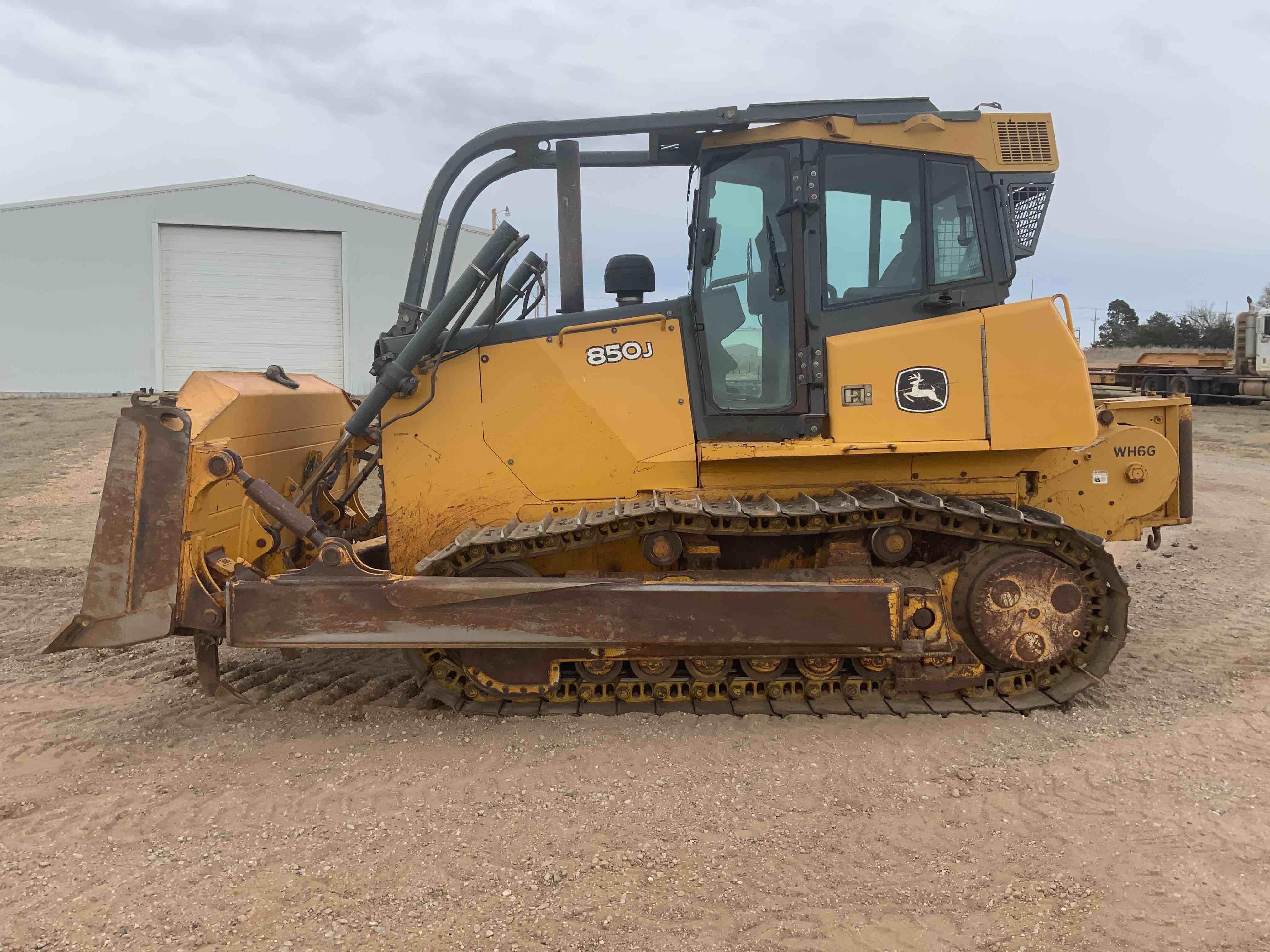 gallery 2007 John Deere 850J Dozer
