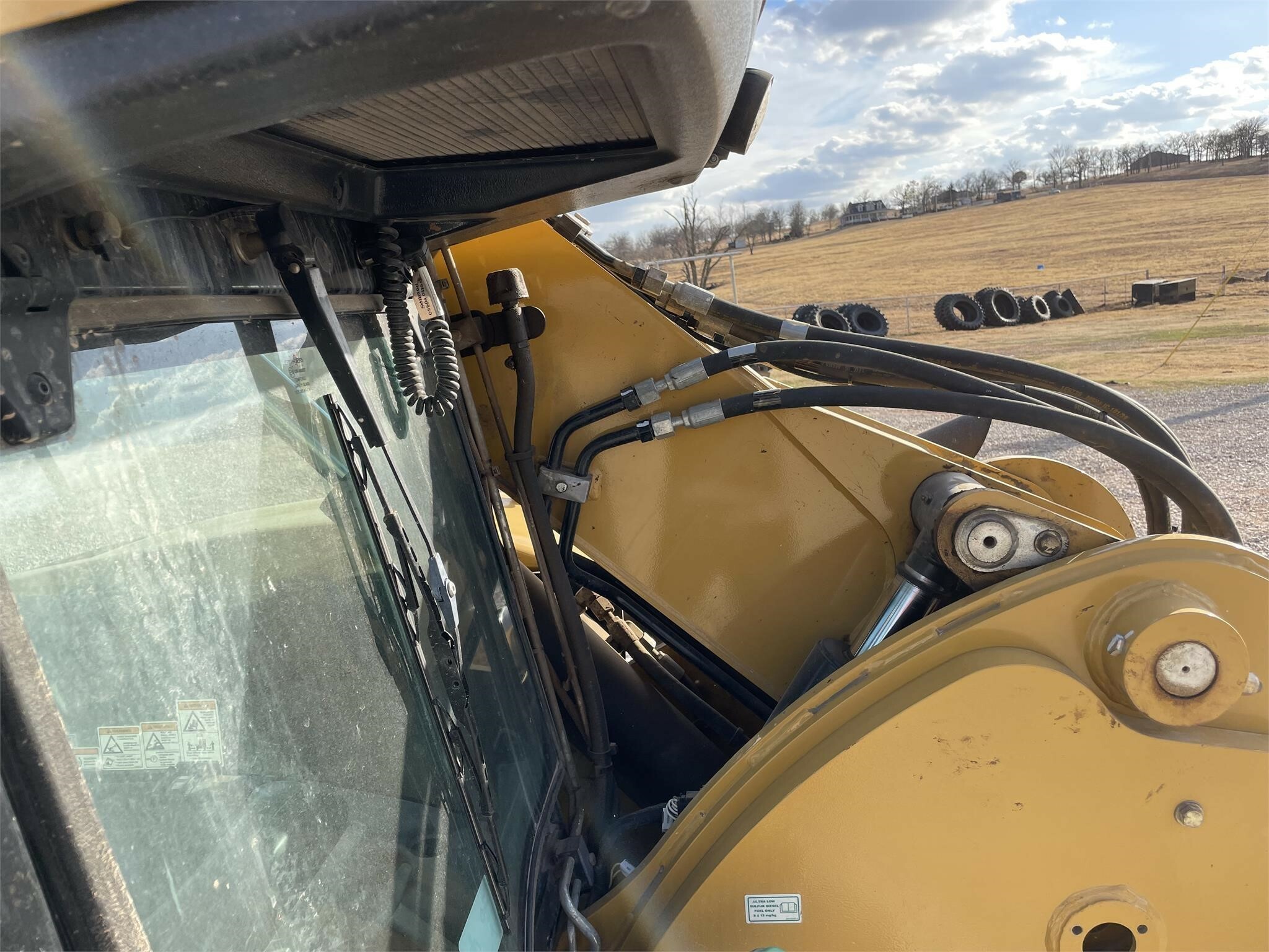 gallery 2015 Caterpillar TH255C Telehandler