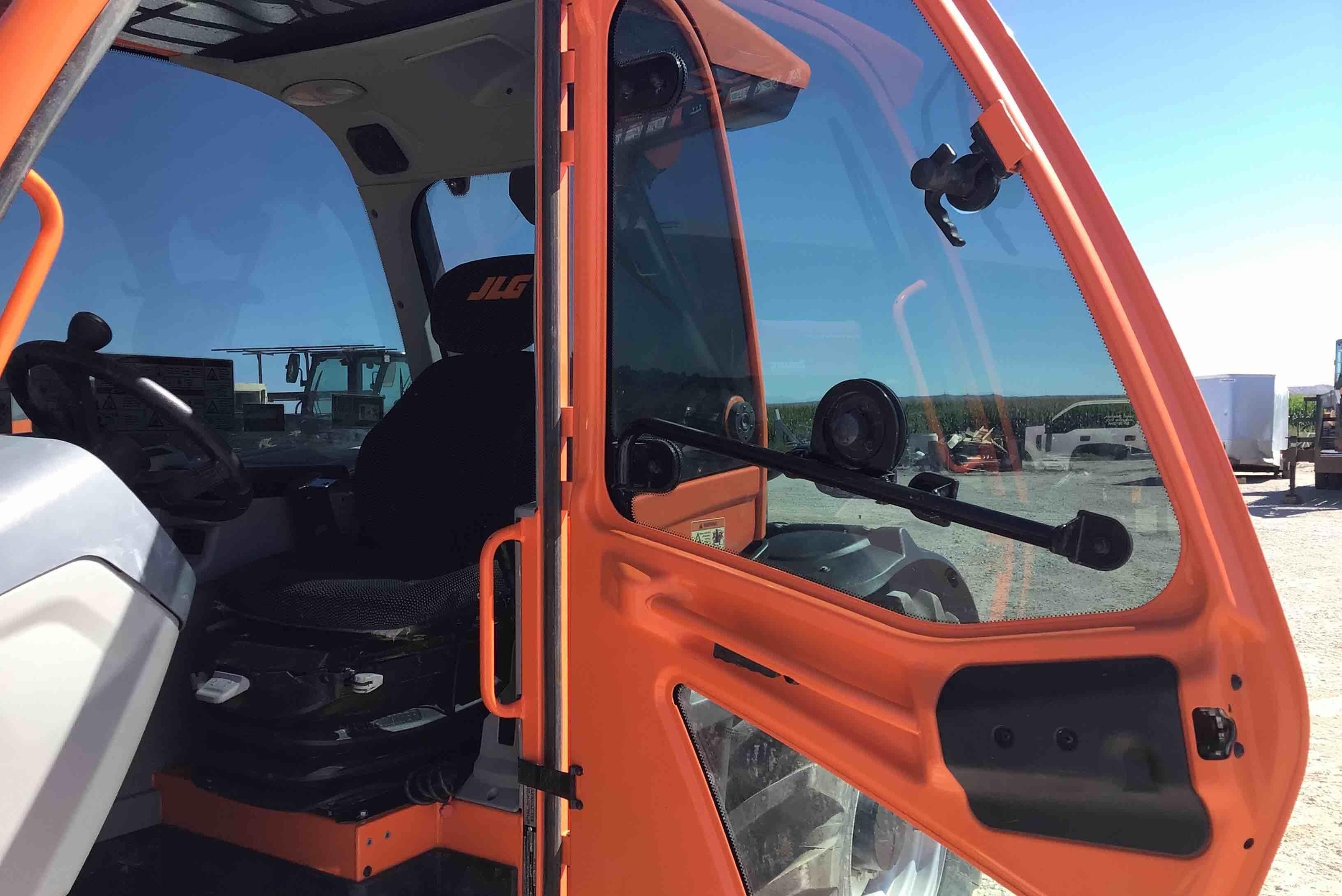 gallery 2018 JLG 925 4x4x4 Telehandler