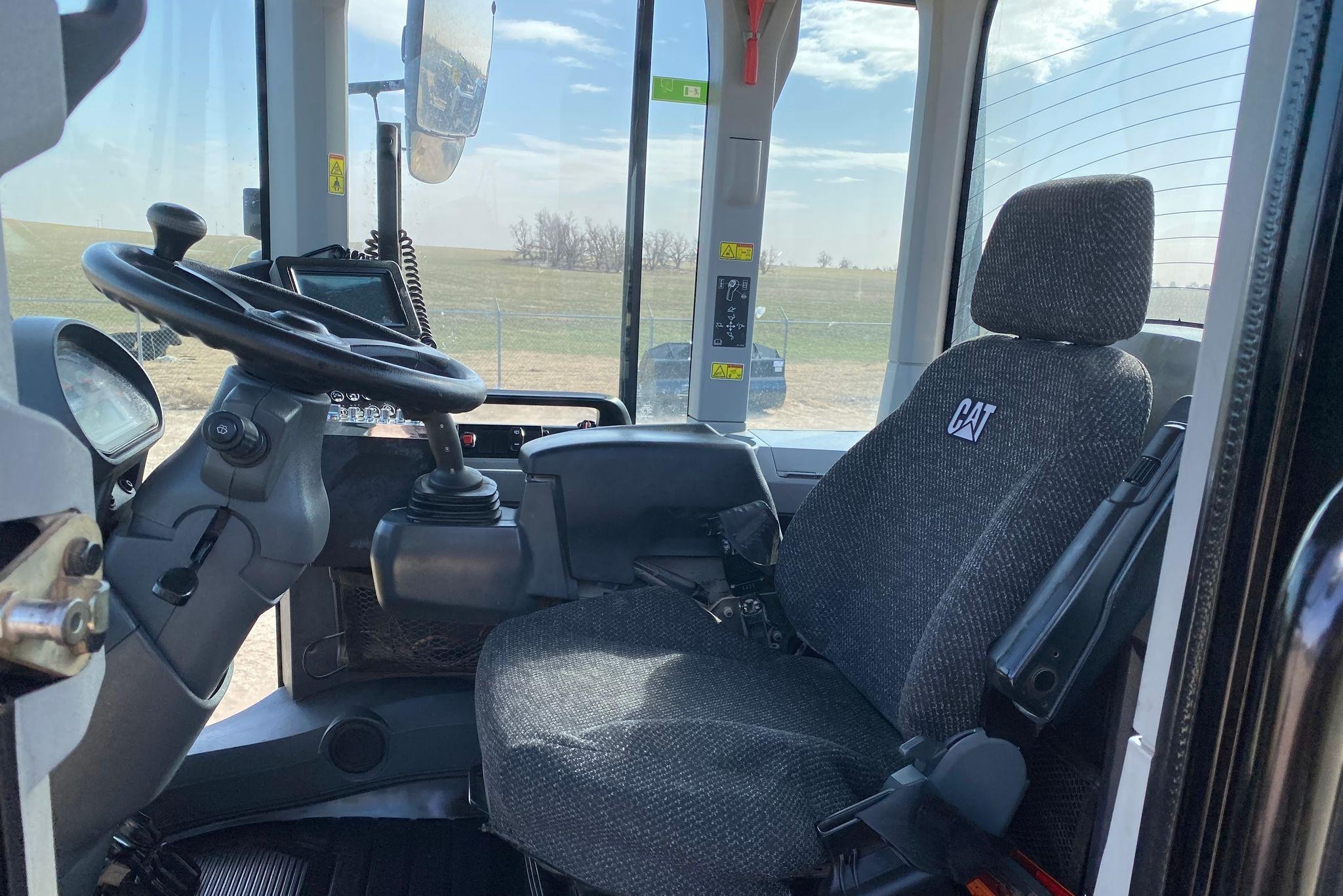 gallery 2017 Caterpillar 938M wheel loader