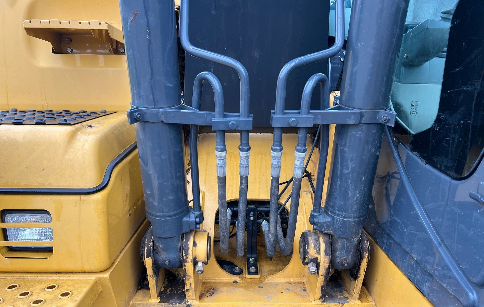 gallery 2014 John Deere 130G excavator