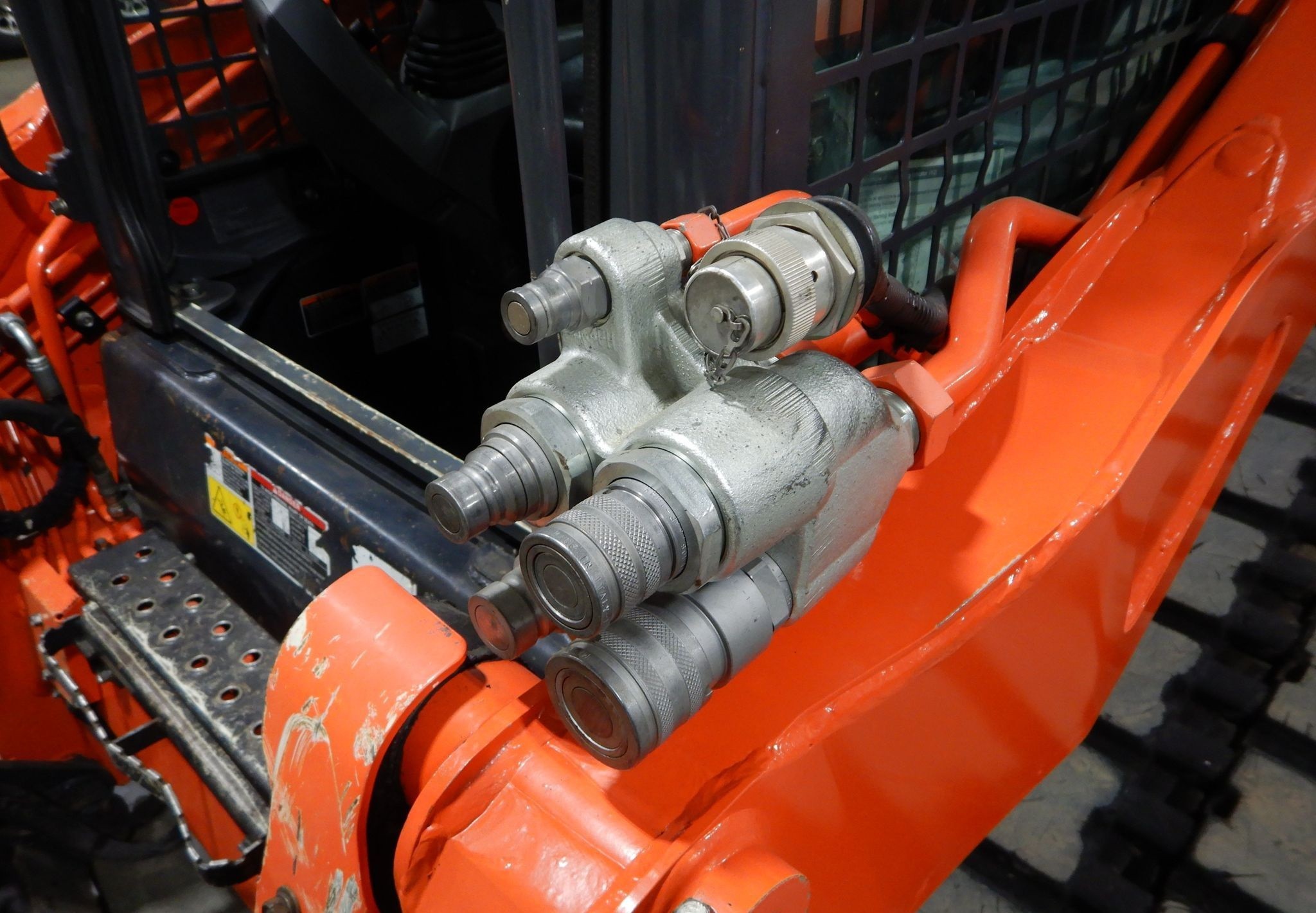 gallery 2019 Kubota SVL95-2S tracked skid steer loader