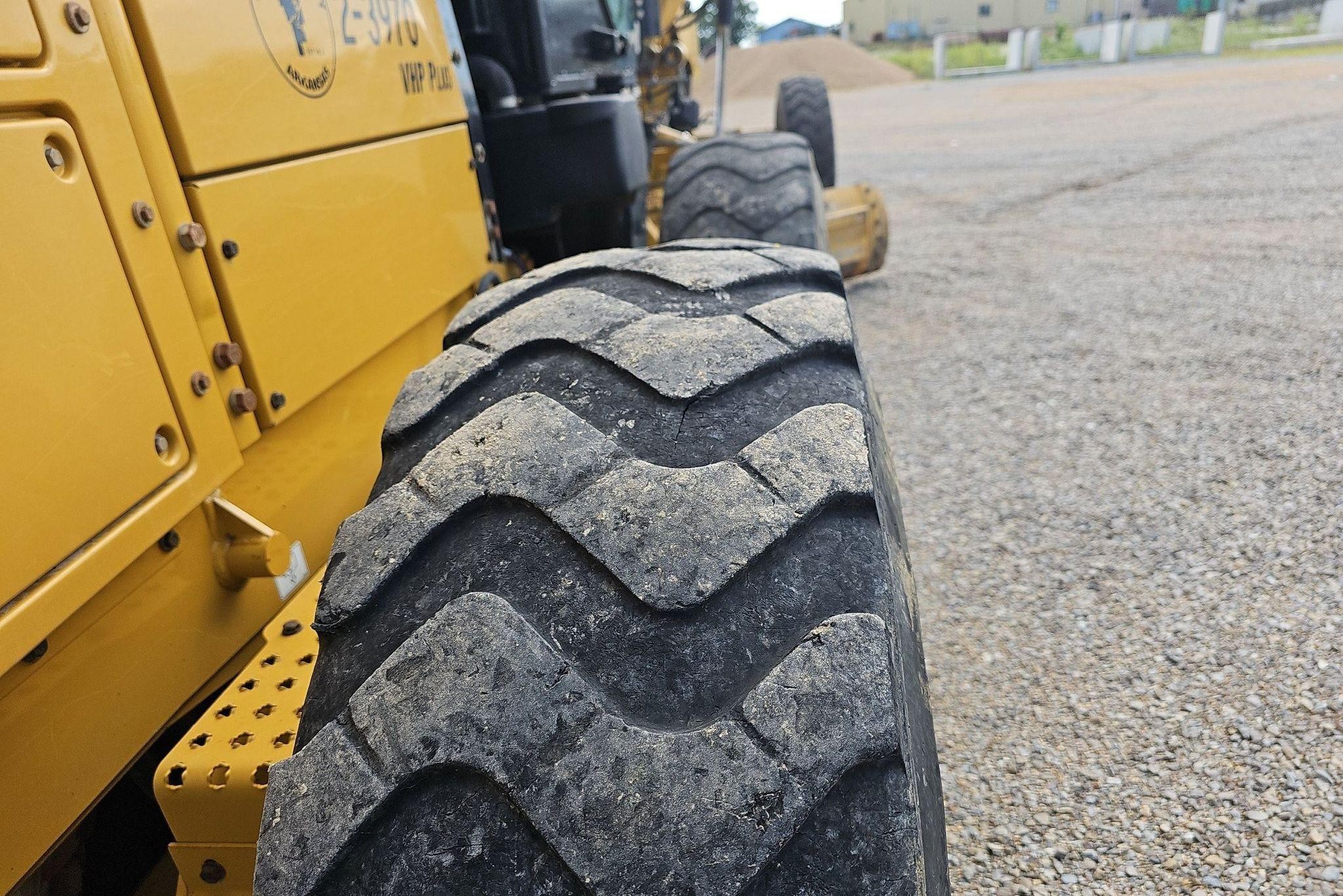 gallery 2013 Caterpillar 12M2 VHP Plus motor grader