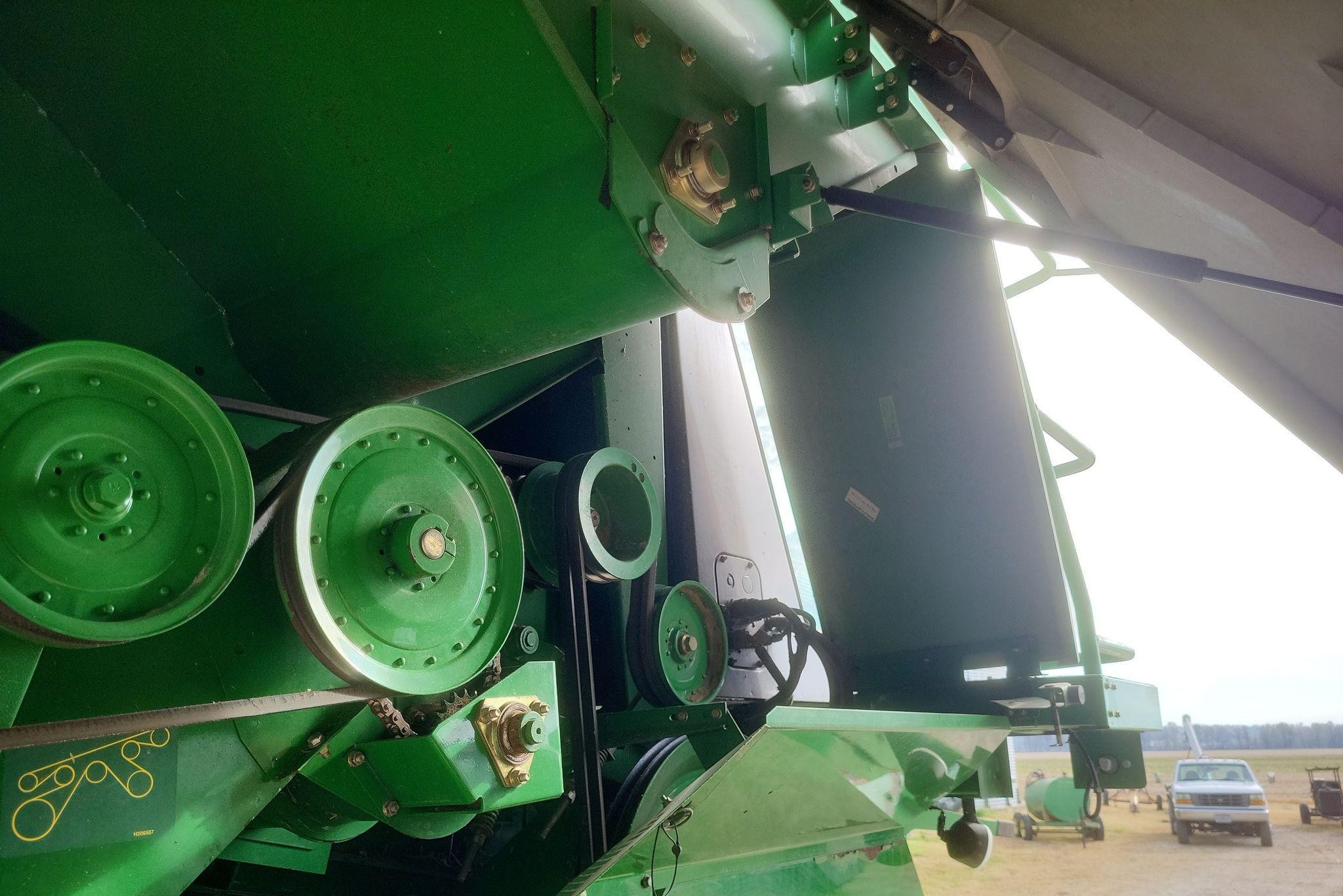 gallery 2008 John Deere 9770 STS RWA combine