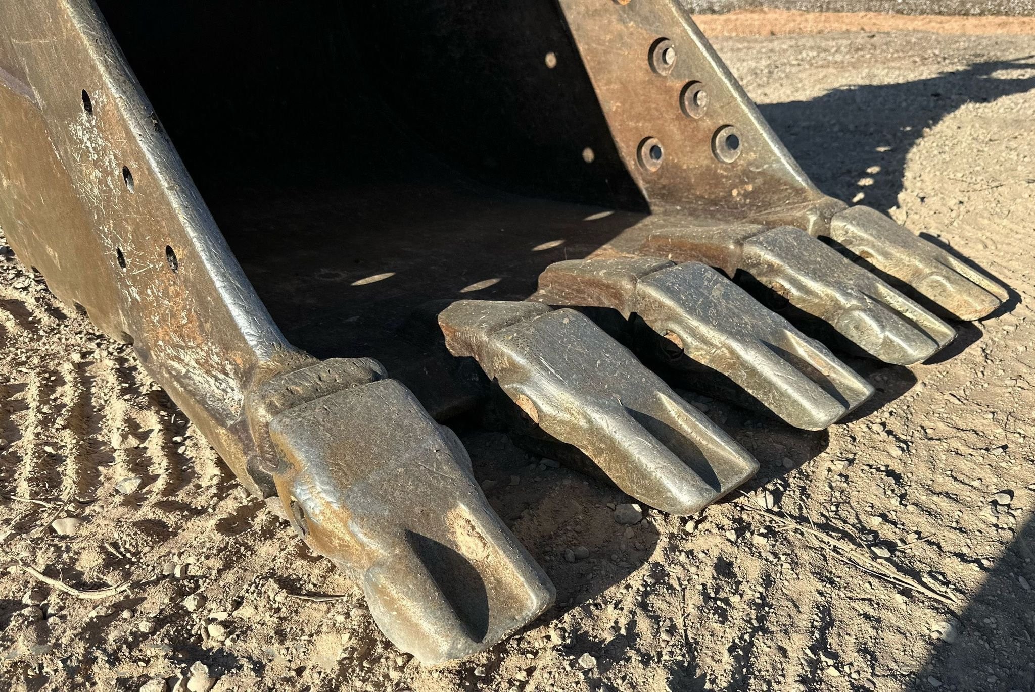 gallery 2018 Caterpillar 326F L excavator