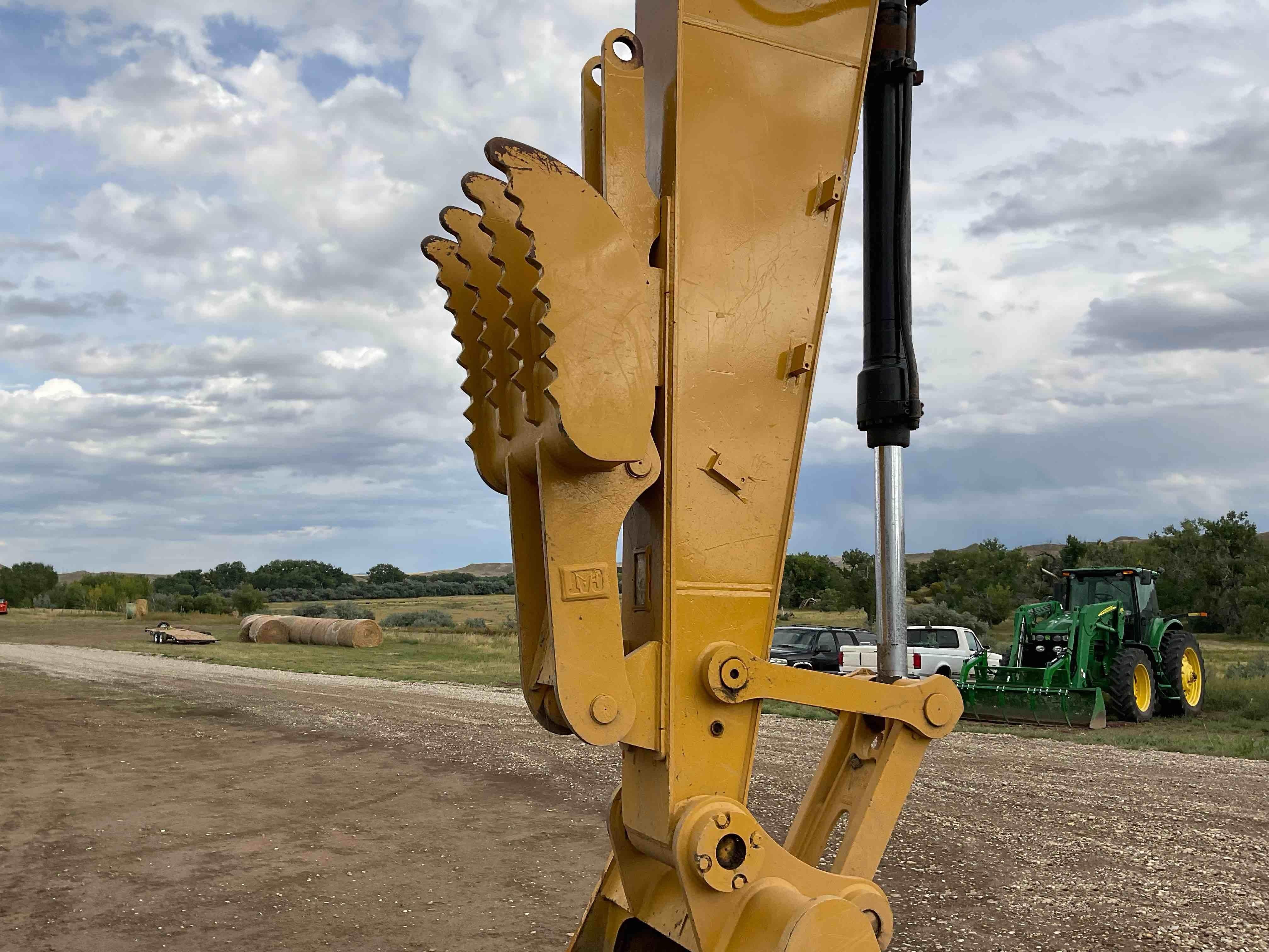 gallery 2017 Caterpillar 320FL Excavator