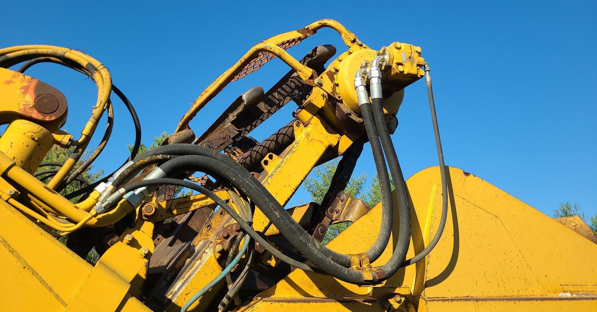 gallery 2006 Caterpillar 615C Series II elevating scraper