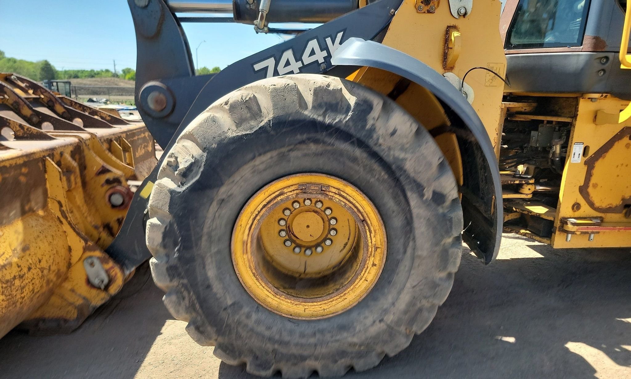 gallery 2012 John Deere 744K wheel loader