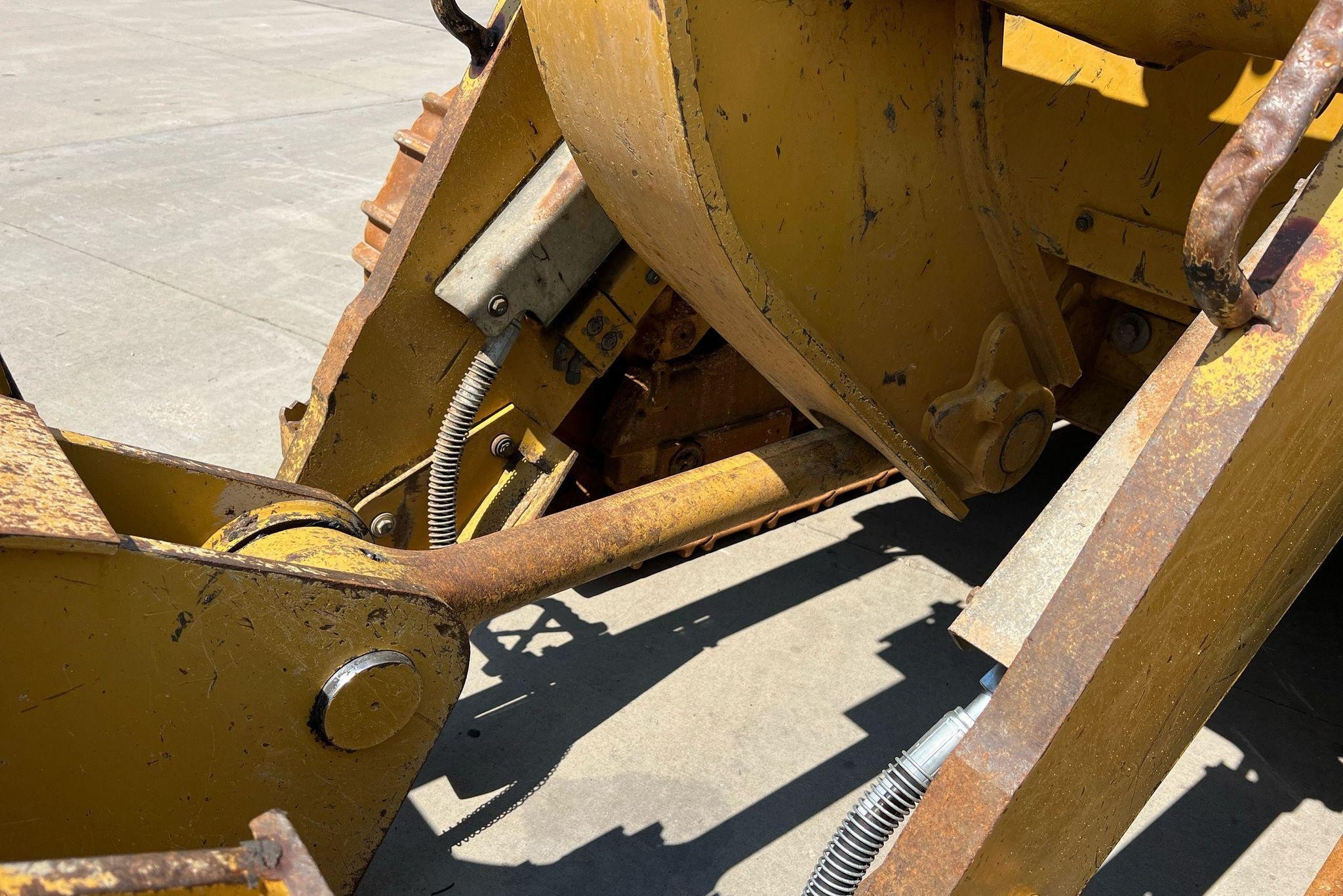 gallery 2016 Caterpillar 963K track loader