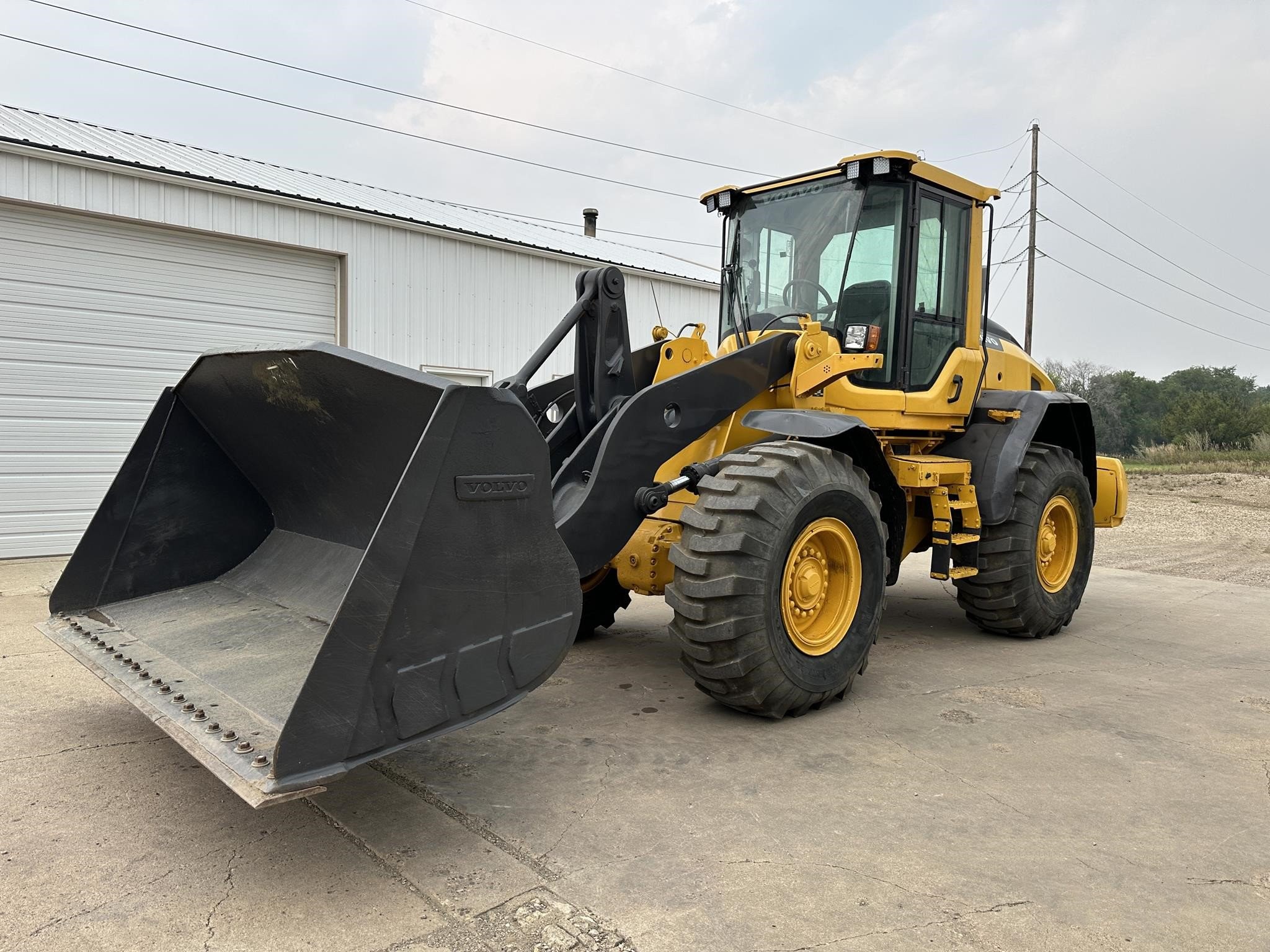 gallery 2017 VOLVO L70H Wheel Loader