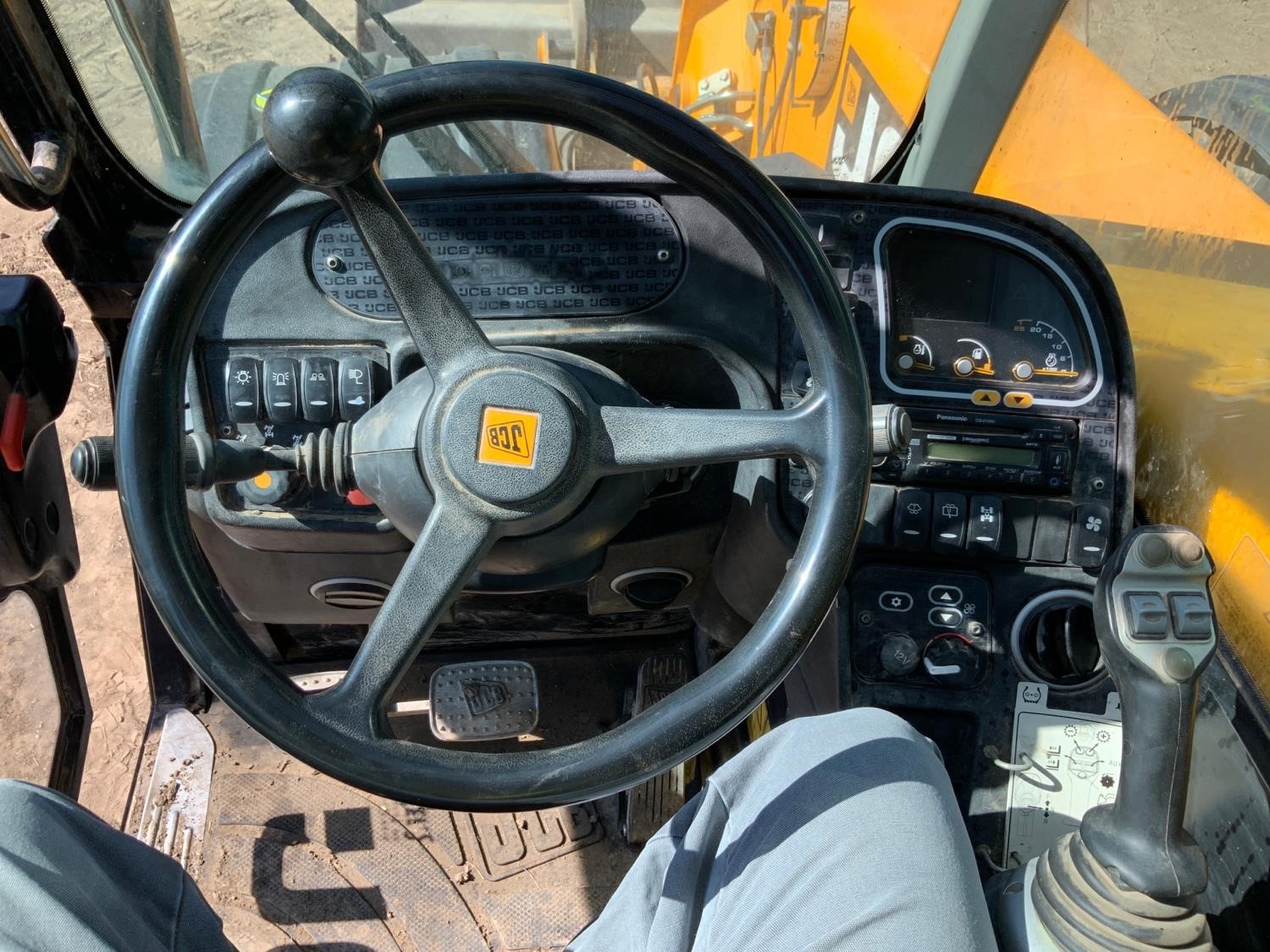 gallery 2017 Jcb 560-80AGS 4x4x4 Telehandler