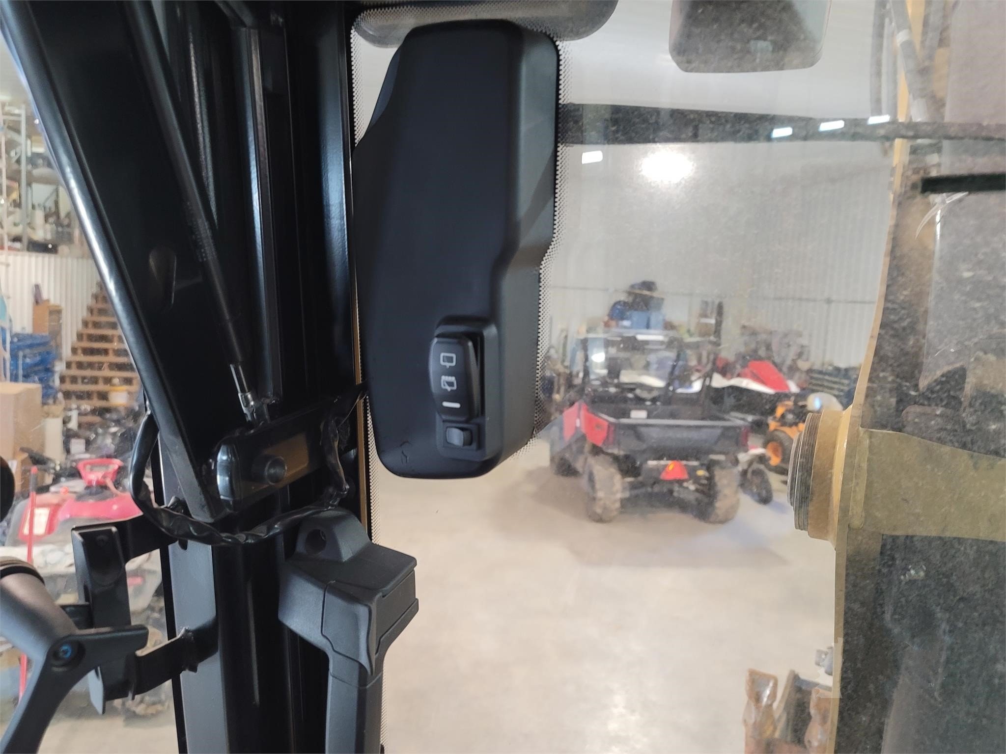 gallery 2018 Caterpillar 420F2 Backhoe