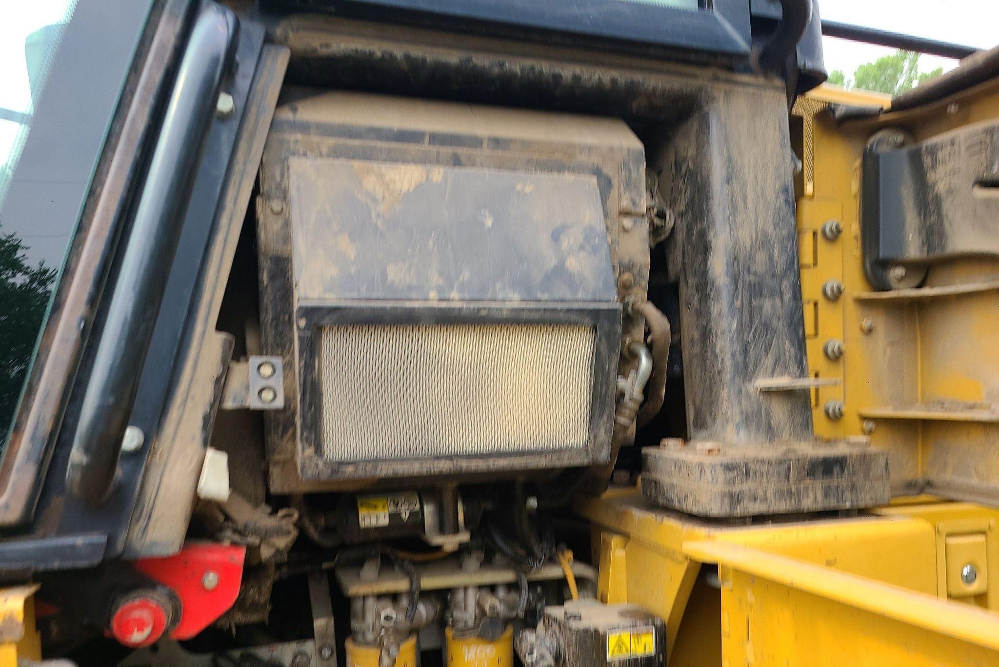 gallery 2008 Caterpillar 963D track loader