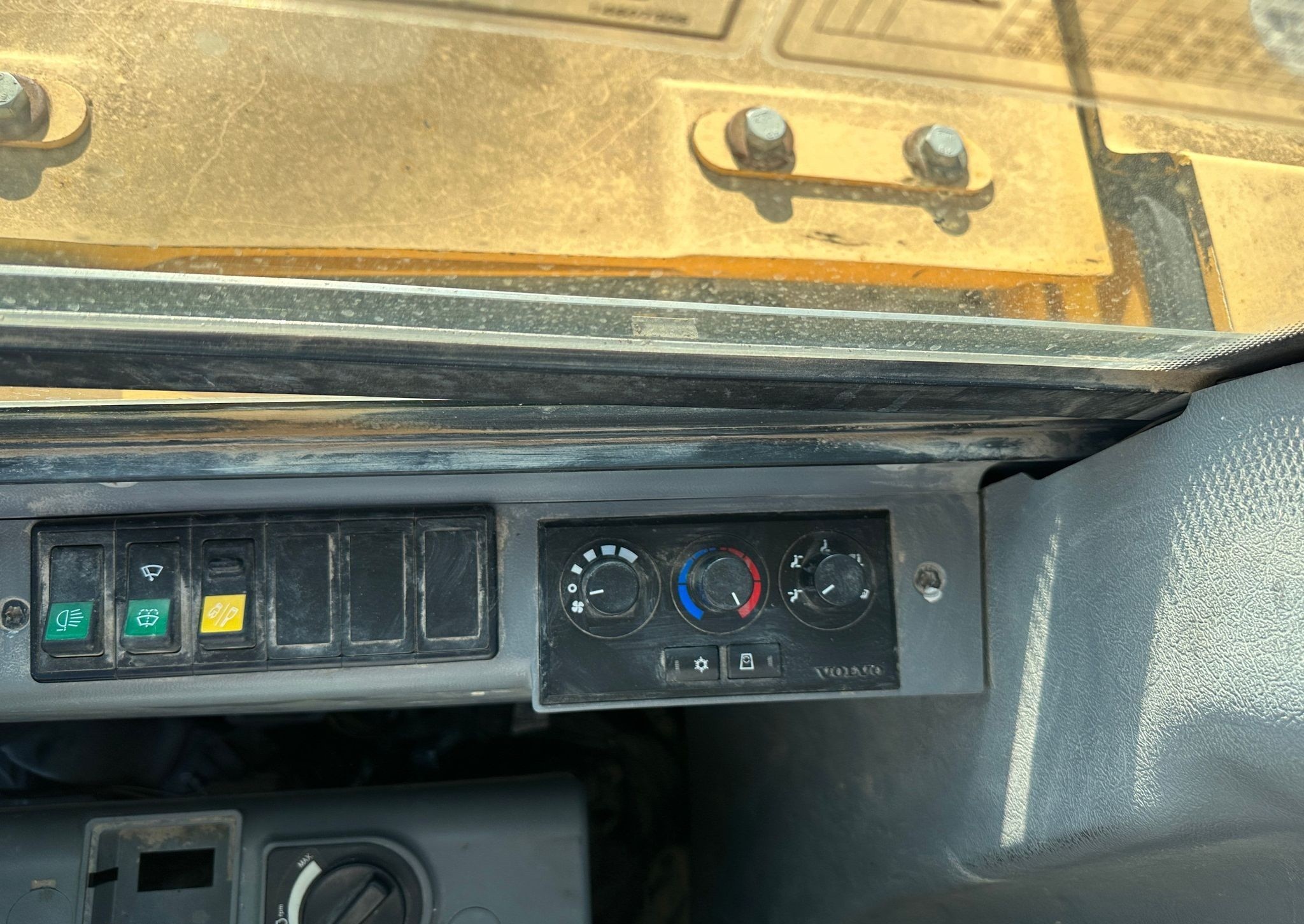 gallery 2013 Volvo ECR88 mini excavator