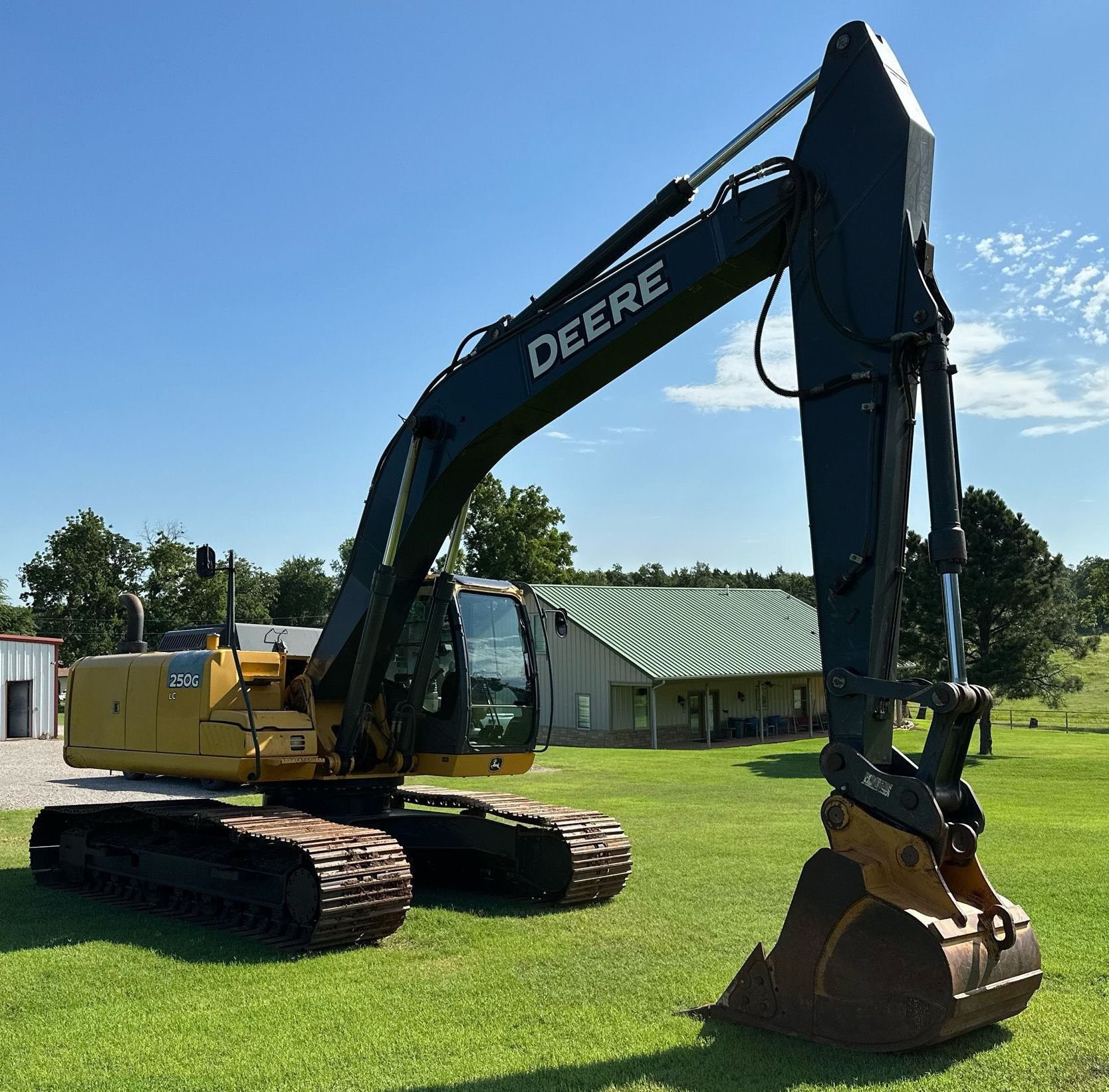 gallery 2014 John Deere 250G LC excavator