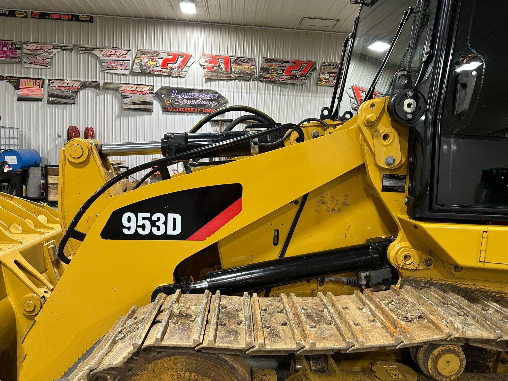gallery 2016 Caterpillar 953D track loader