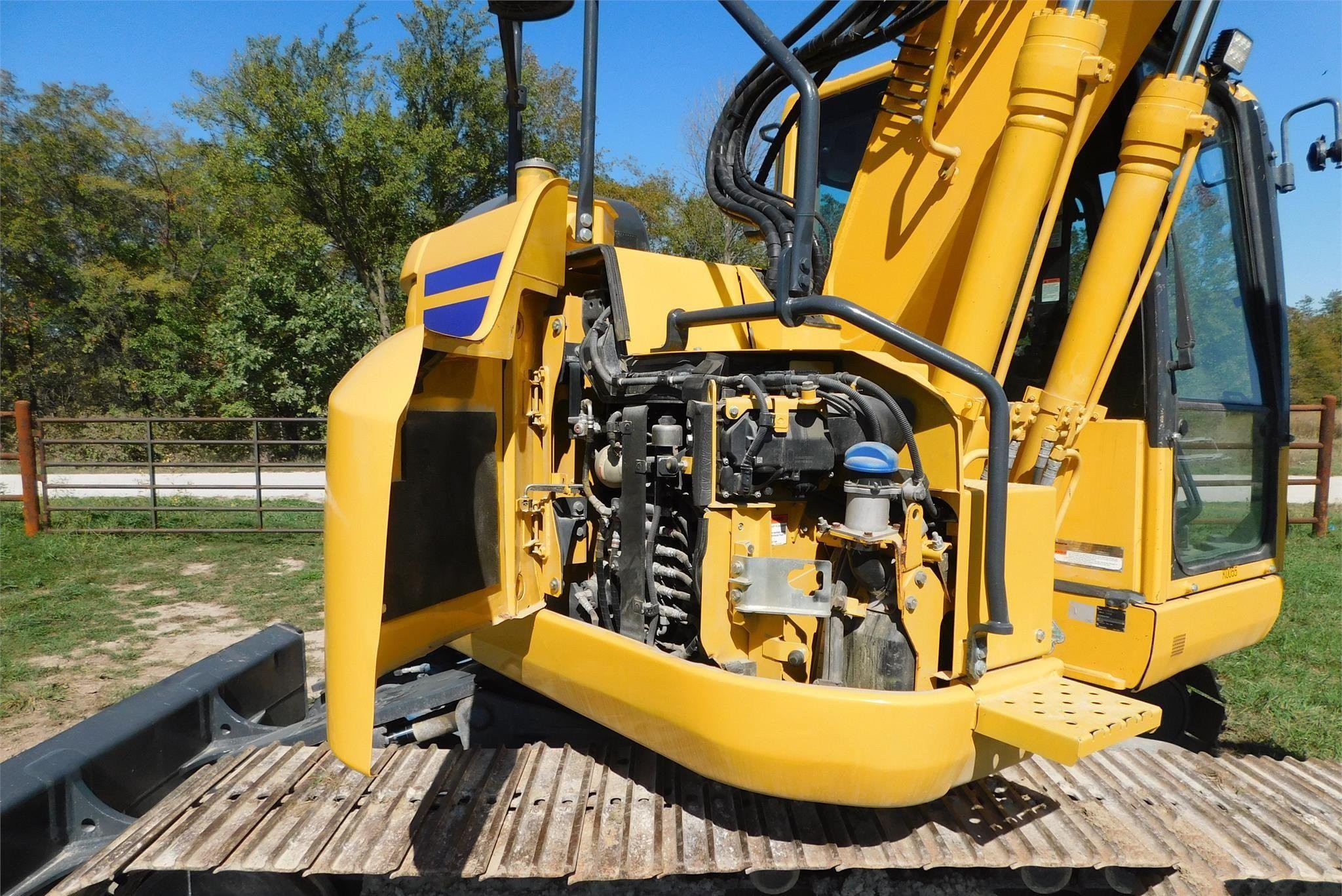 gallery 2016 KOMATSU PC138US LC-11