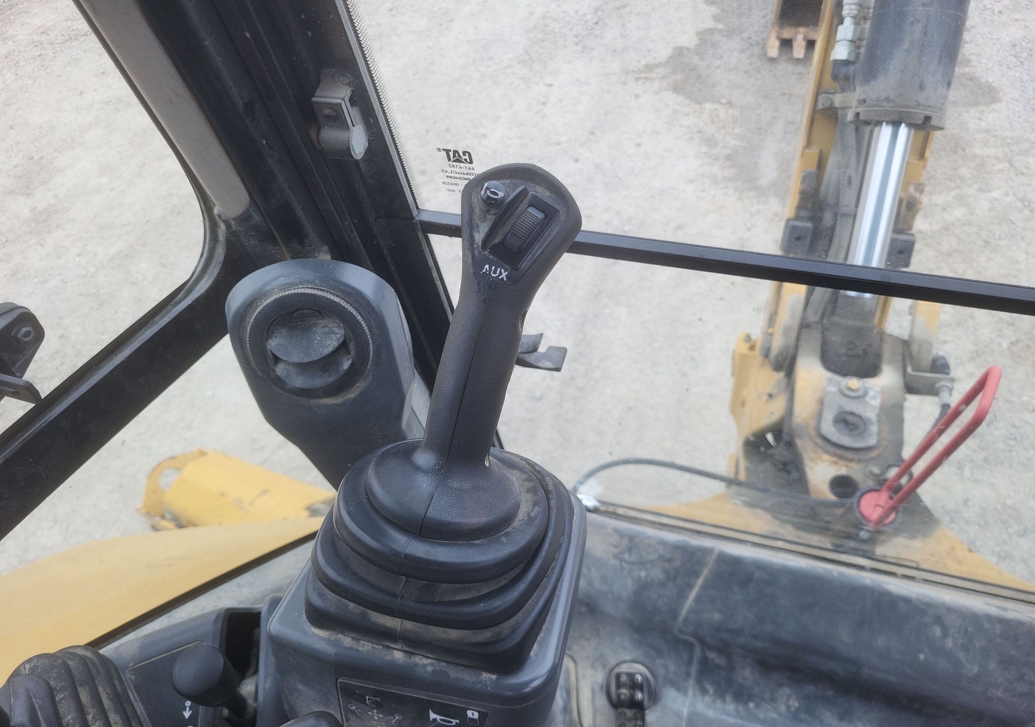 gallery 2018 Caterpillar 420F2 backhoe