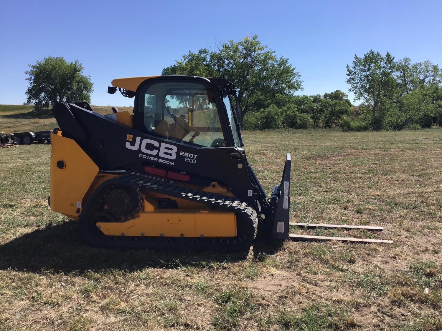 gallery 2015 JCB 260T Skid Steer Track Loader