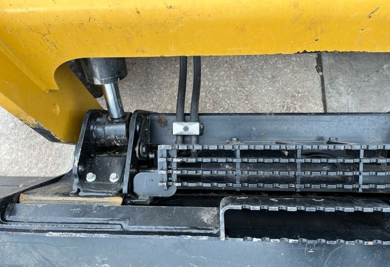 gallery 2015 Caterpillar 277D tracked skid steer loader