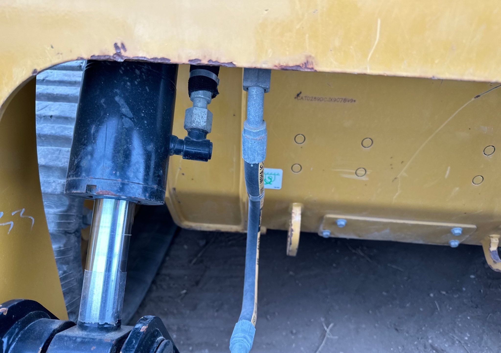 gallery 2022 Caterpillar 289D3 tracked skid steer loader