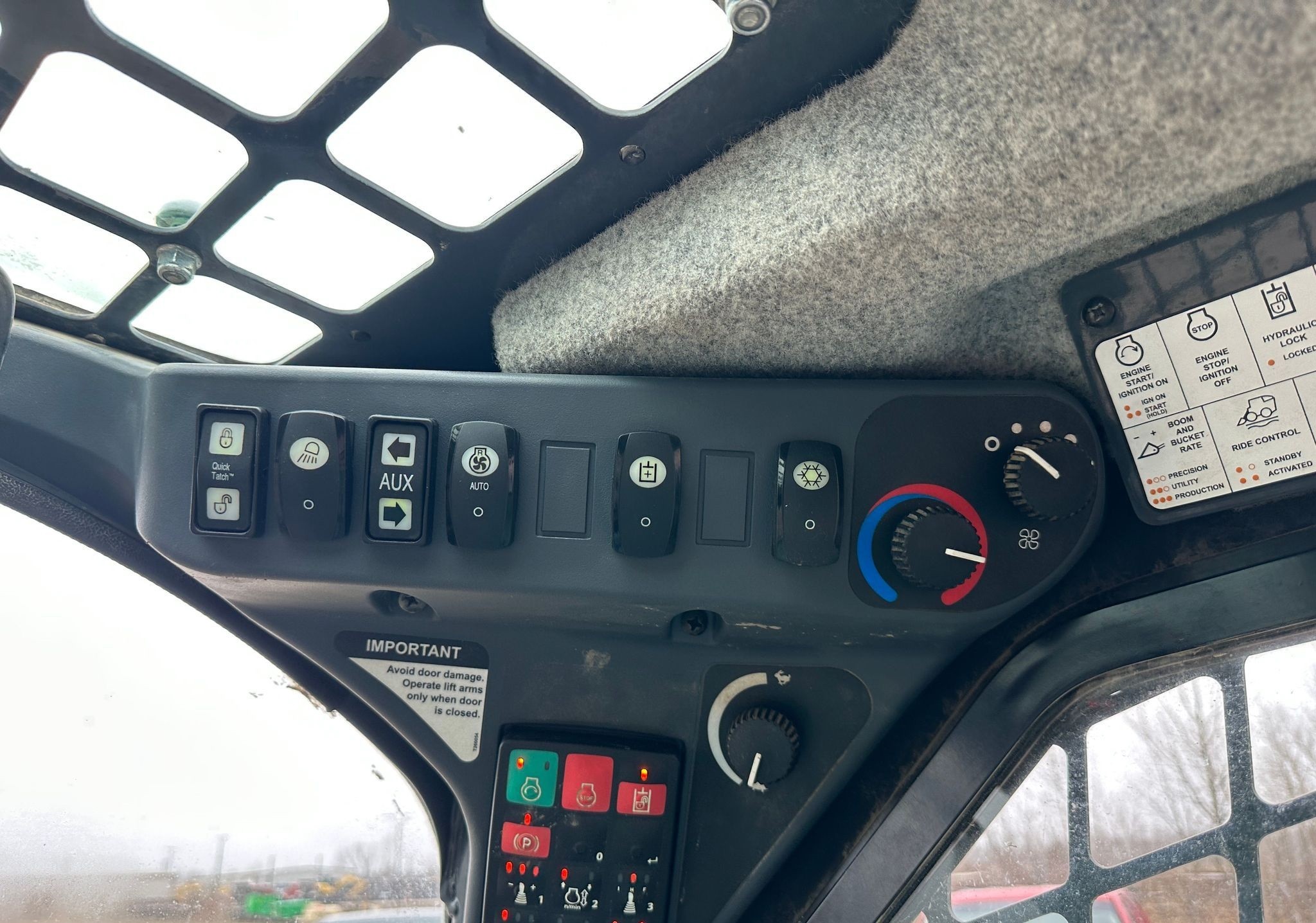 gallery 2019 John Deere 325G tracked skid steer loader