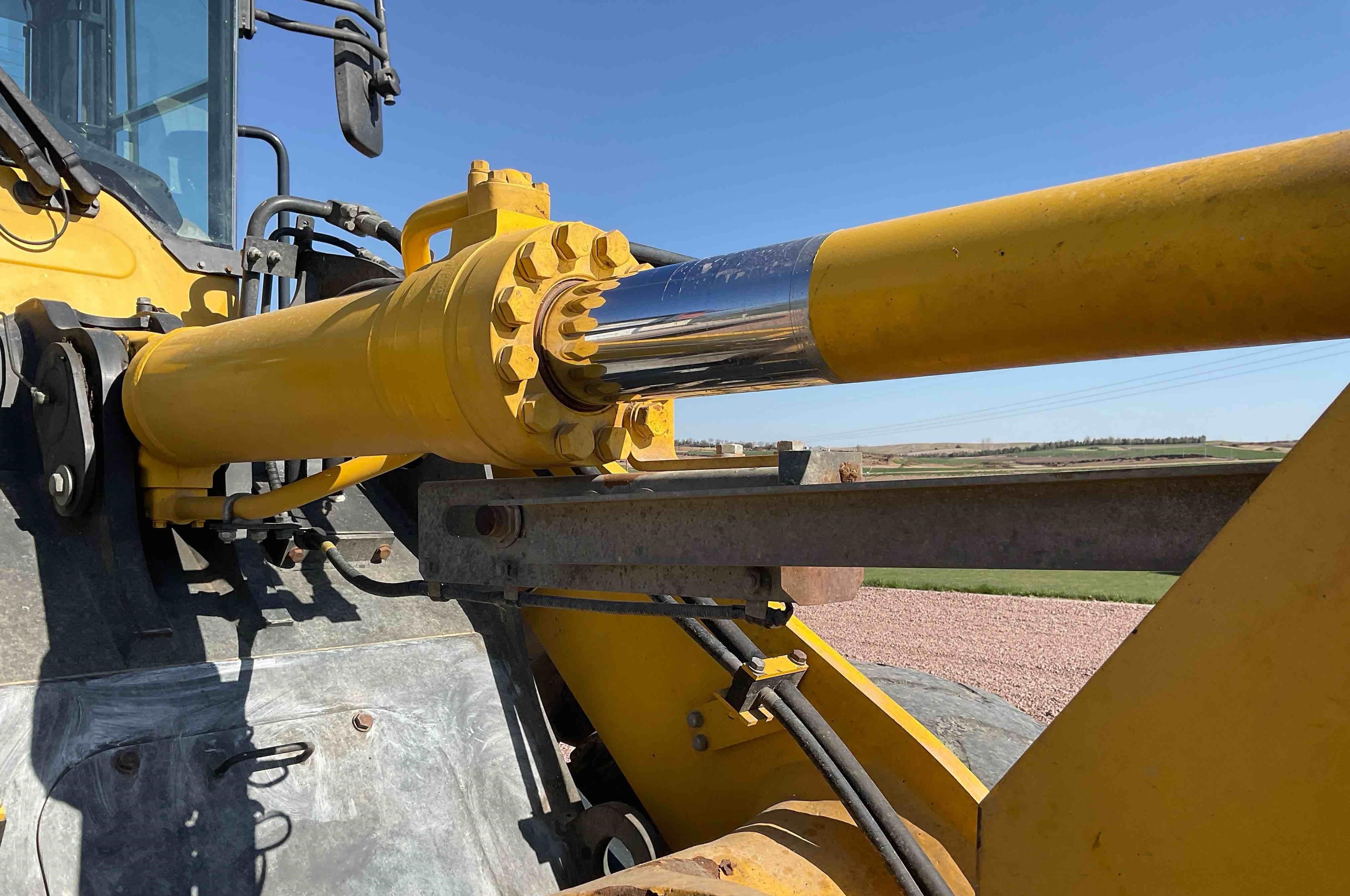 gallery 2019 Komatsu WA270-8 Wheel Loader