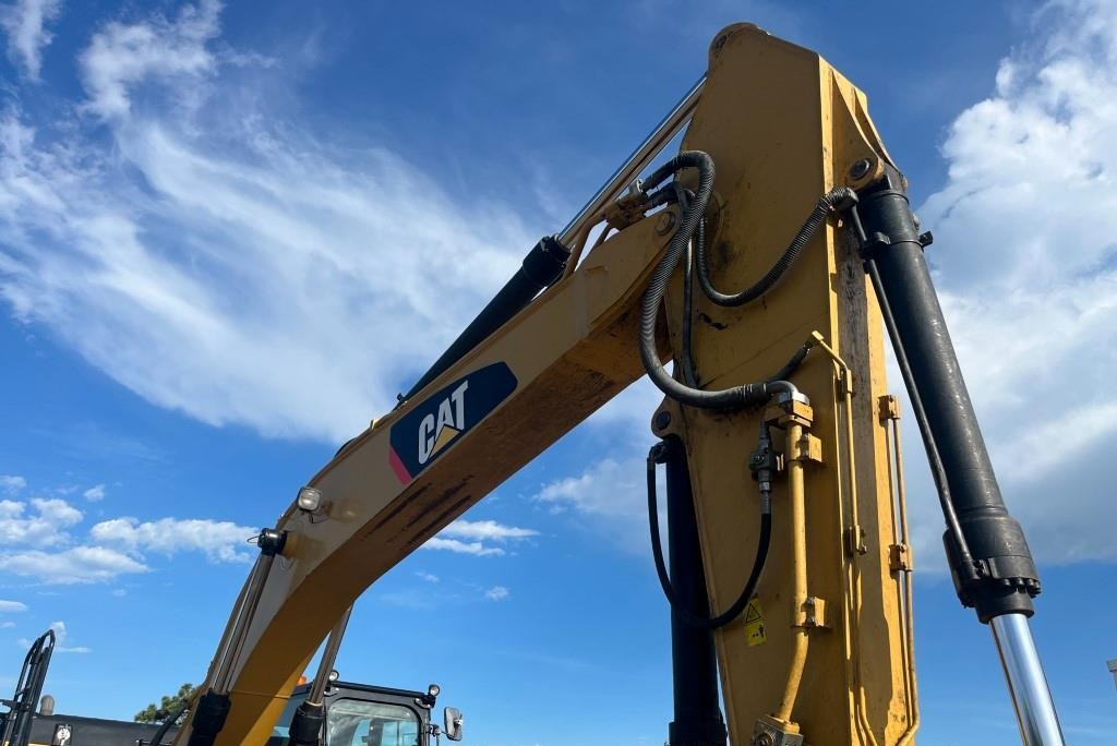 gallery 2013 Caterpillar 324EL Excavator