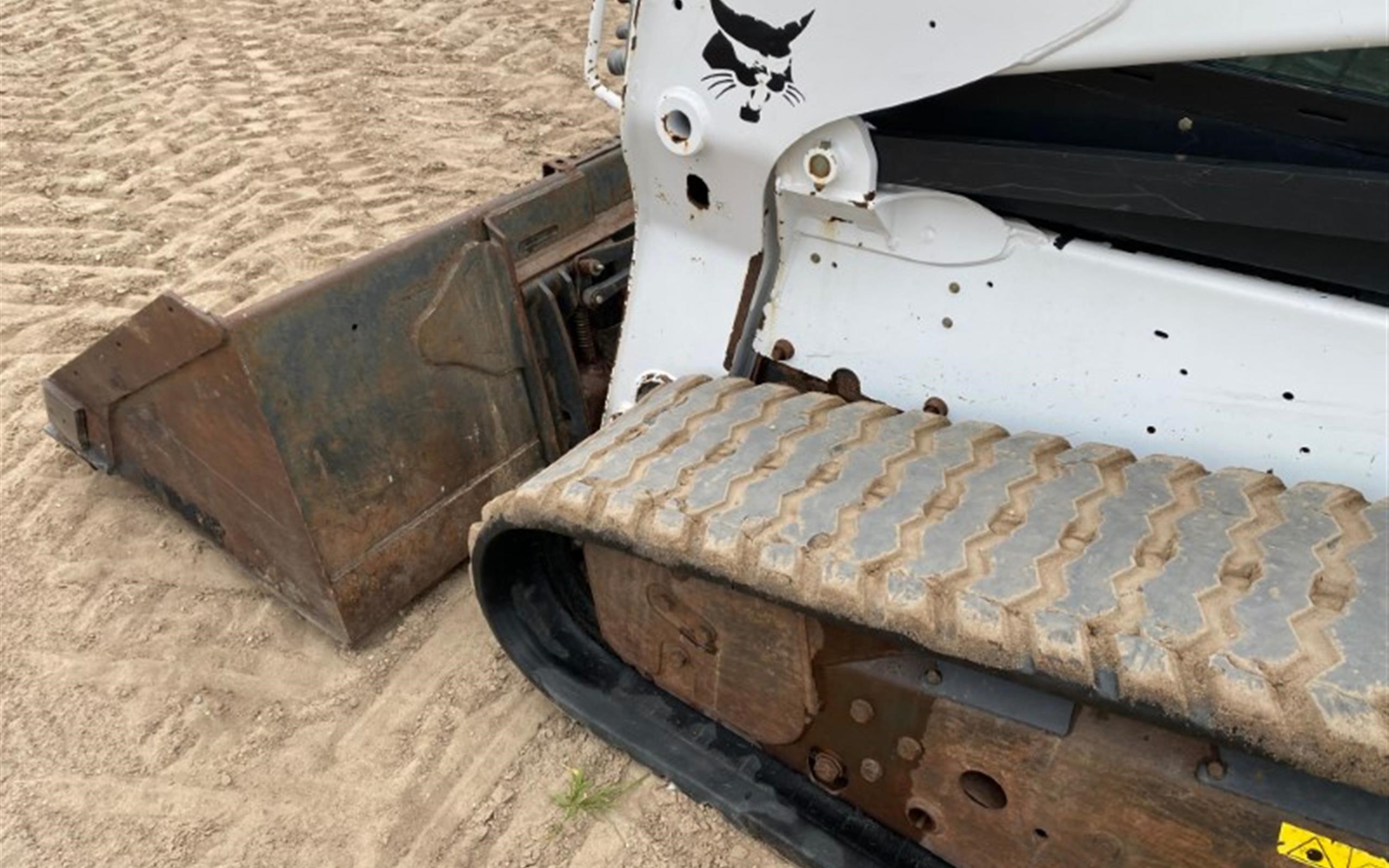 gallery 2015 Bobcat T770 Compact Track Loader