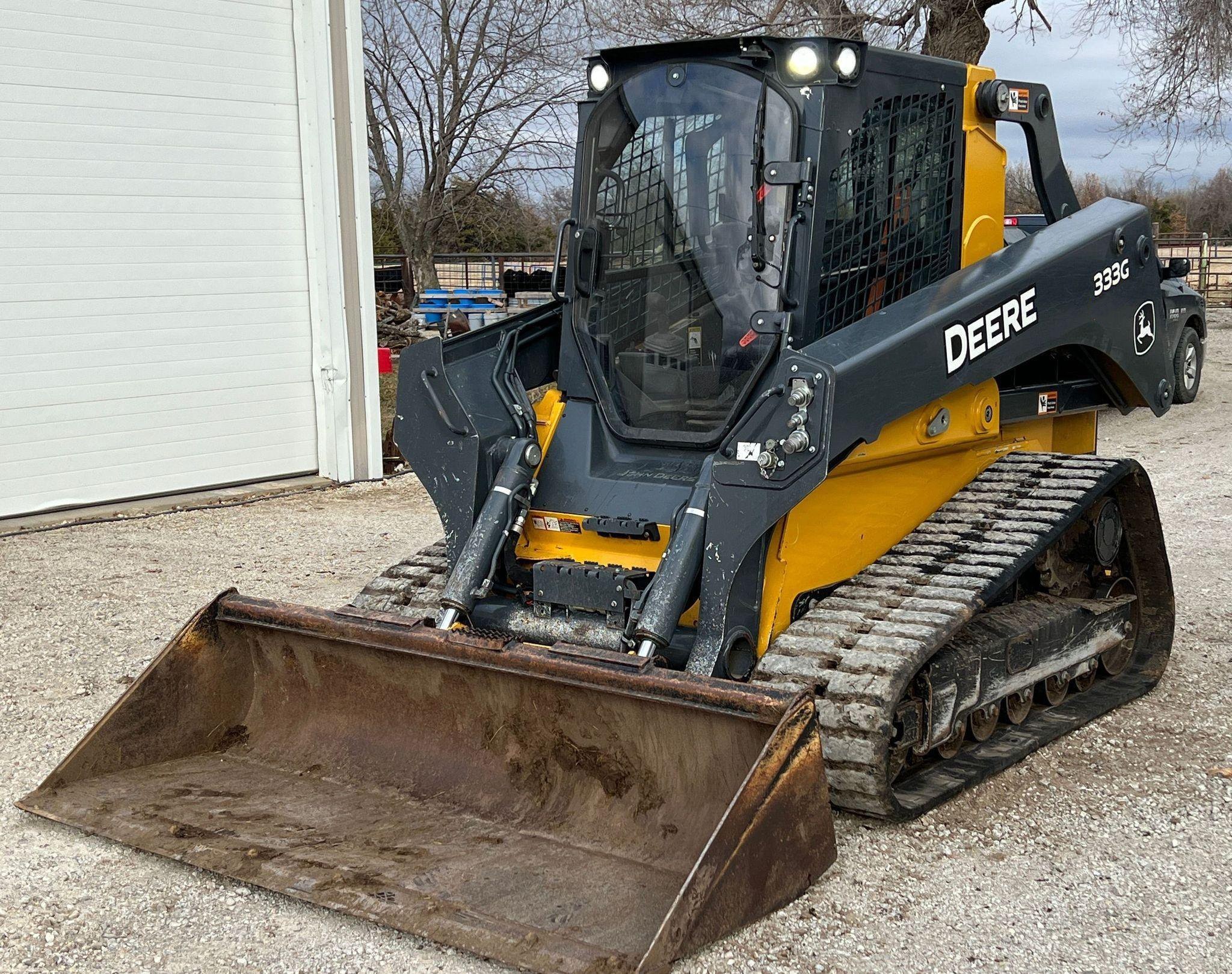 gallery 2019 John Deere 333G  tracked skid steer loader