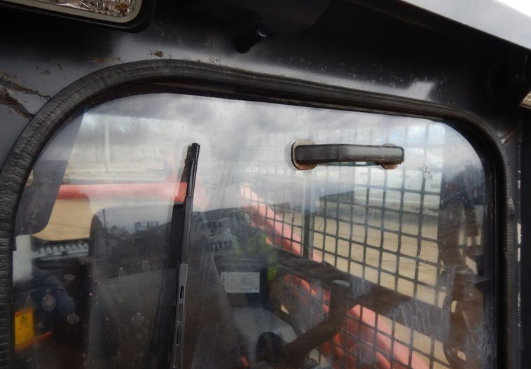 gallery 2014 Kubota SVL90-2 tracked skid steer loader