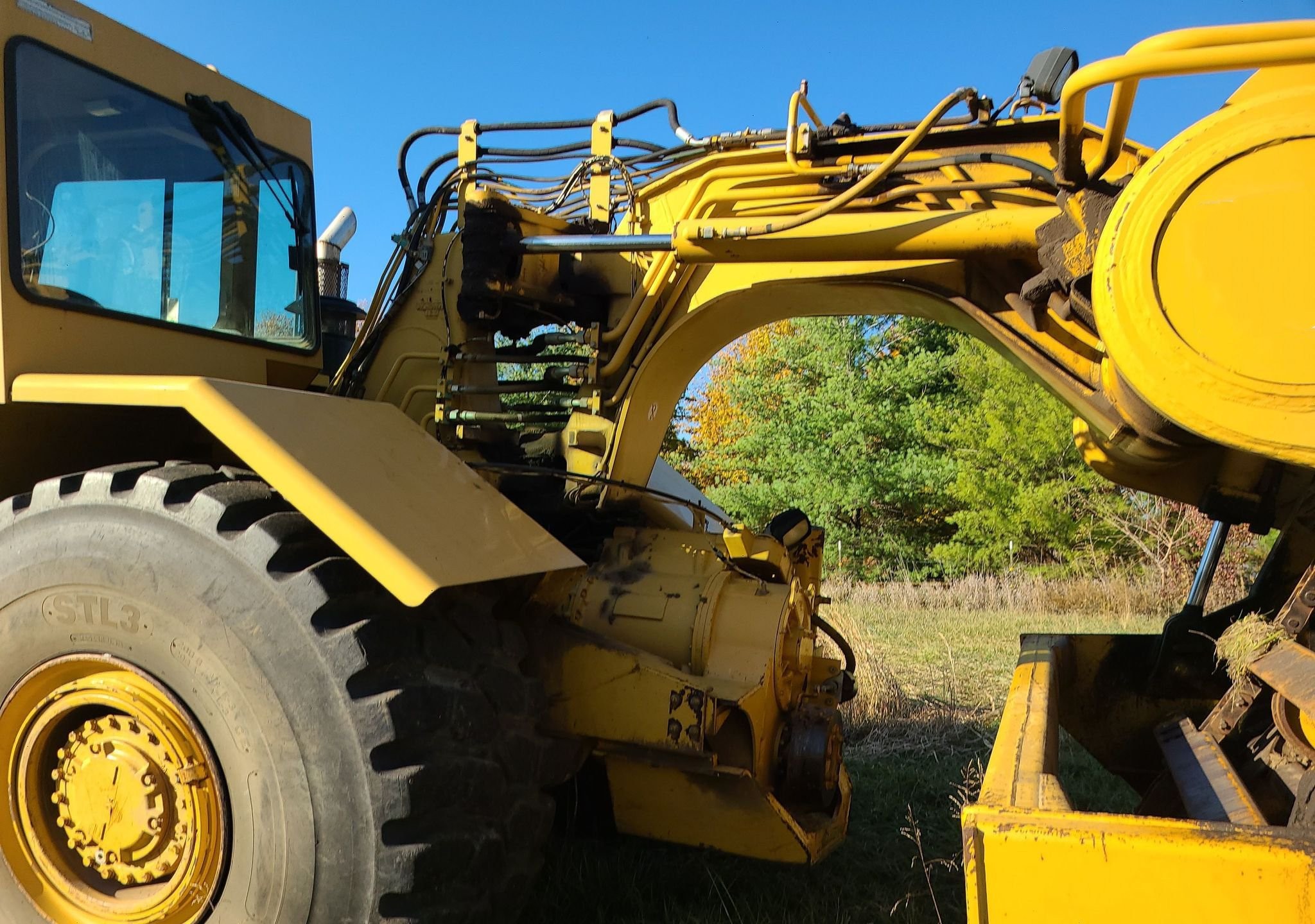 gallery 2006 Caterpillar 615C Series II elevating scraper