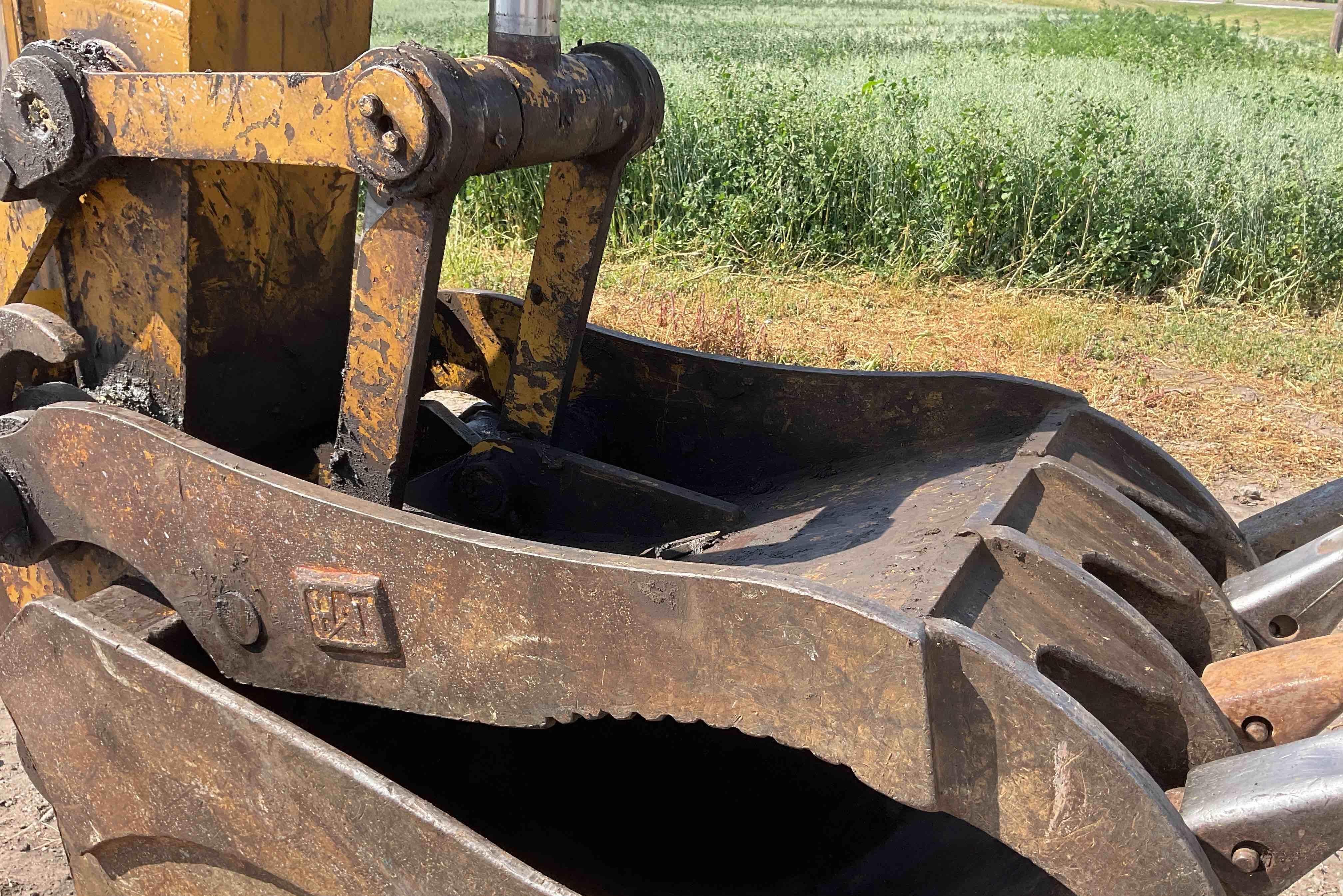 gallery 2004 Caterpillar 320CLU Excavator