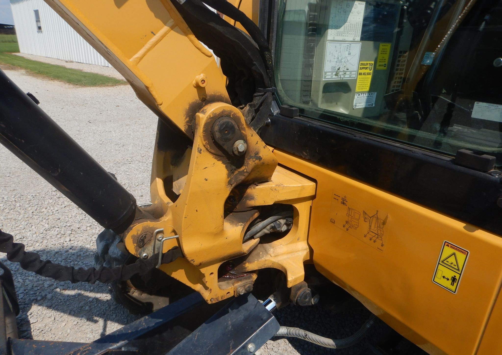 gallery 2014 Caterpillar 303.5E mini excavator