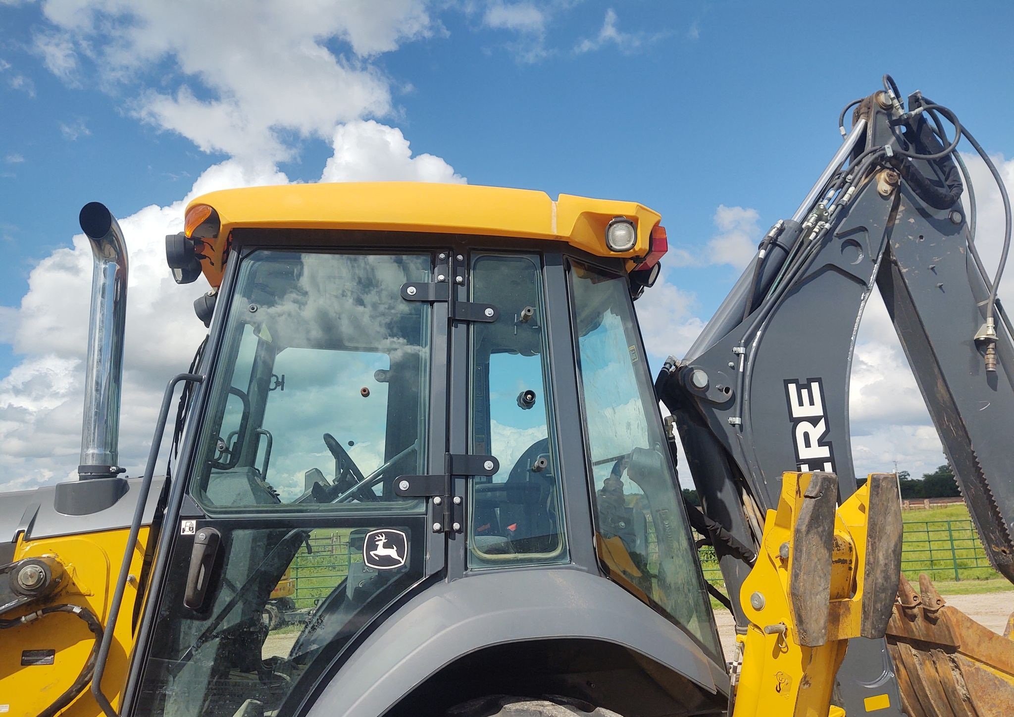 gallery 2018 John Deere 410L backhoe