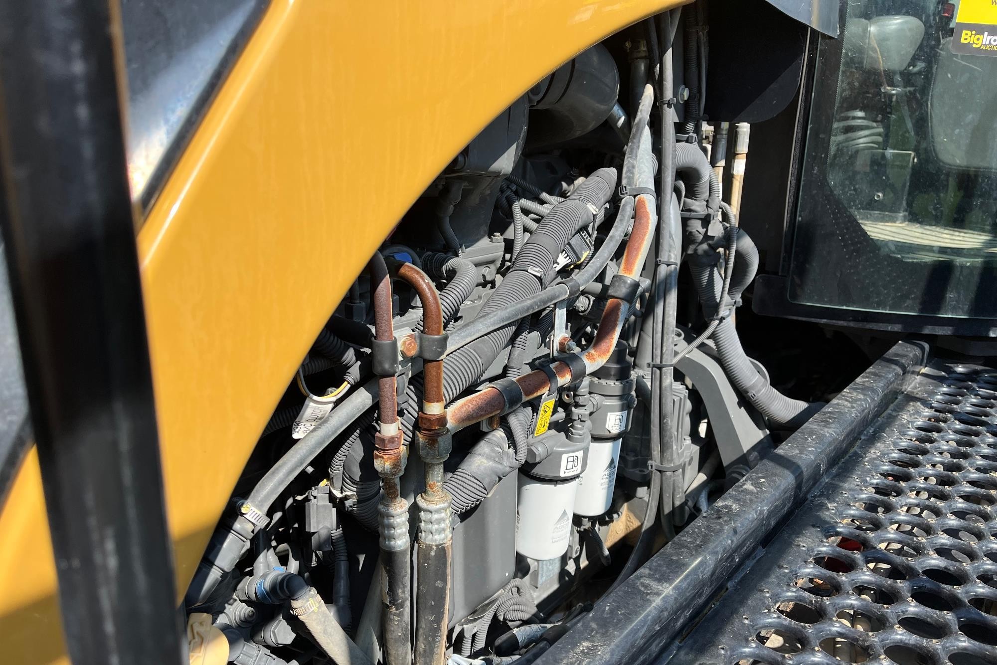gallery 2019 RoGator RG1300C Self-Propelled Sprayer