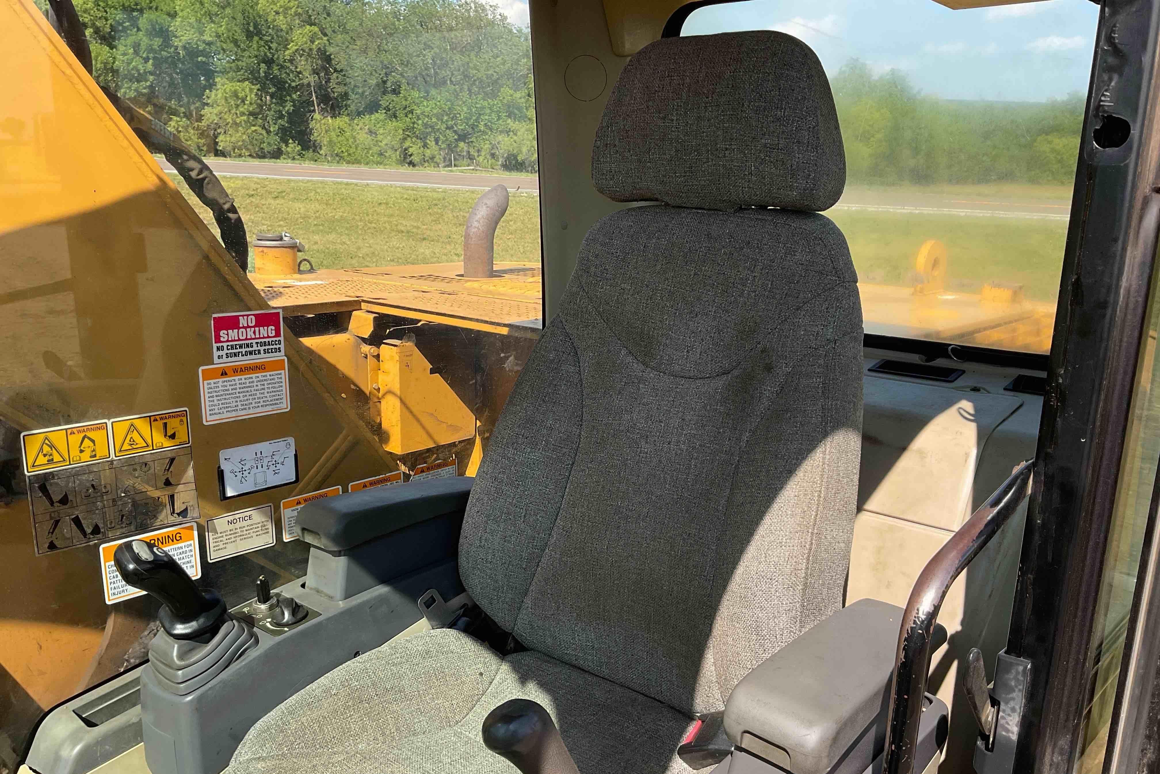 gallery 2004 Caterpillar 320CLU Excavator
