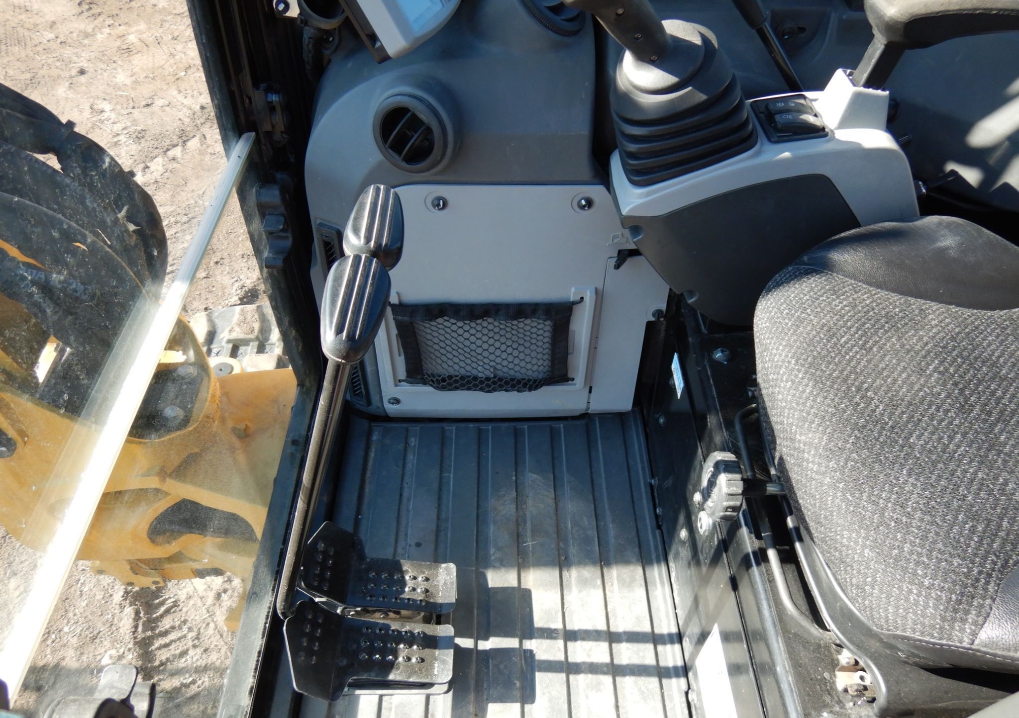 gallery 2018 Caterpillar 305E2 mini excavator