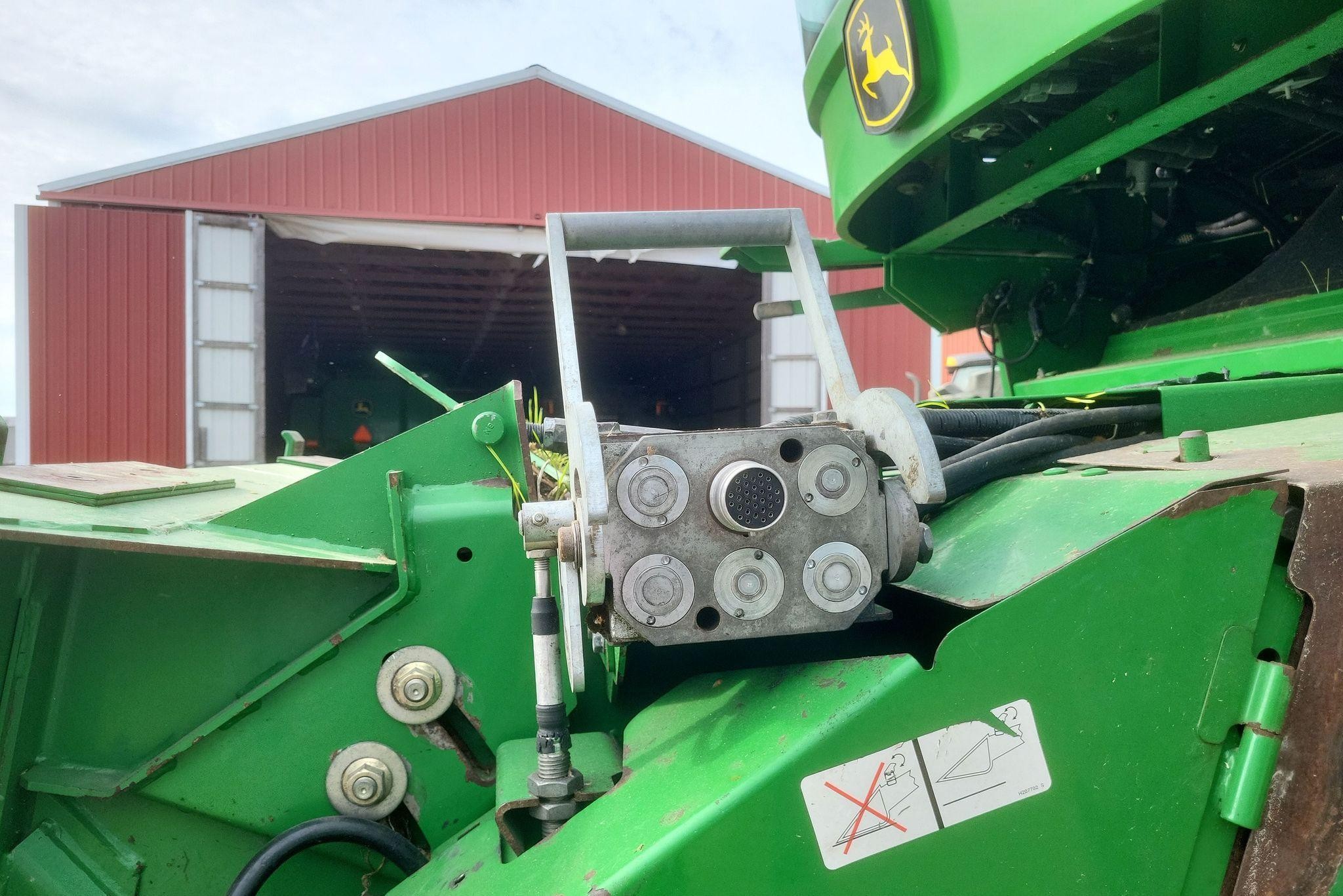 gallery 2008 John Deere 9770 STS RWA combine