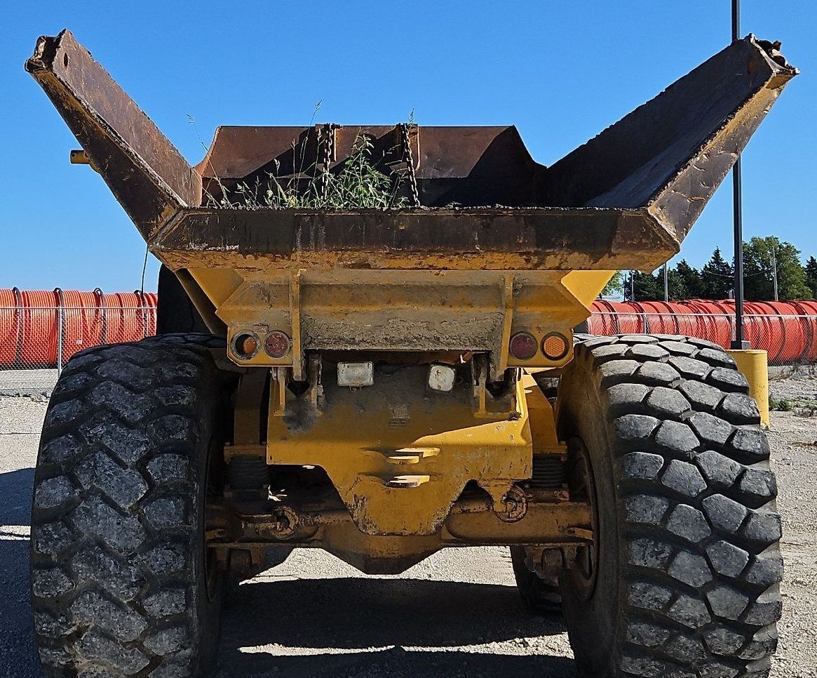 gallery 2000 John Deere 400C haul truck