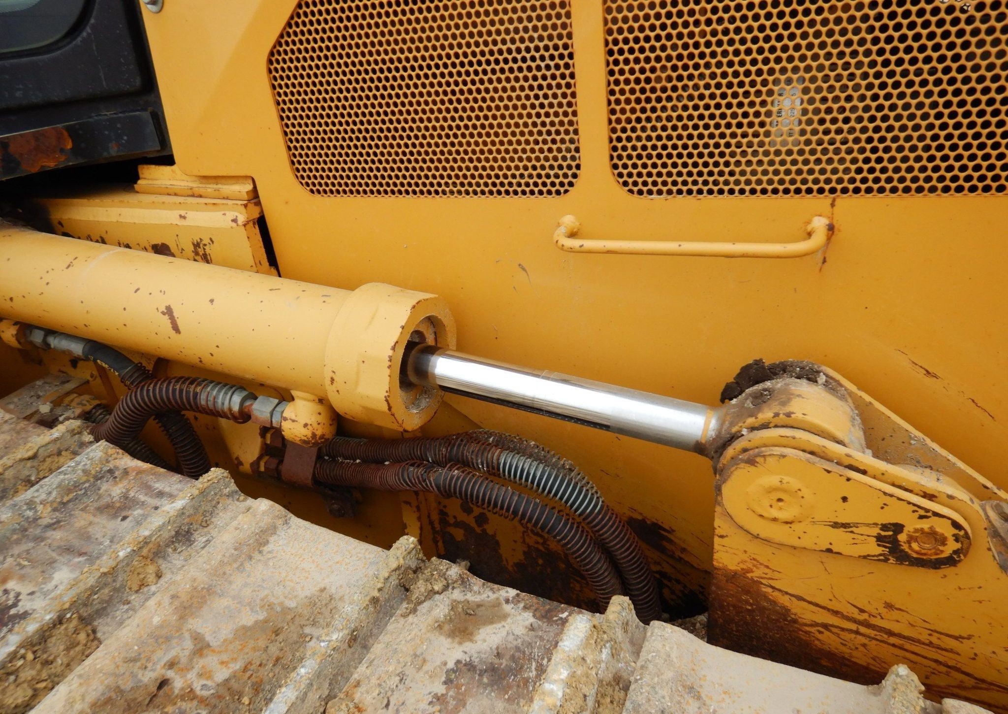 gallery 2011 Caterpillar D5K LGP dozer