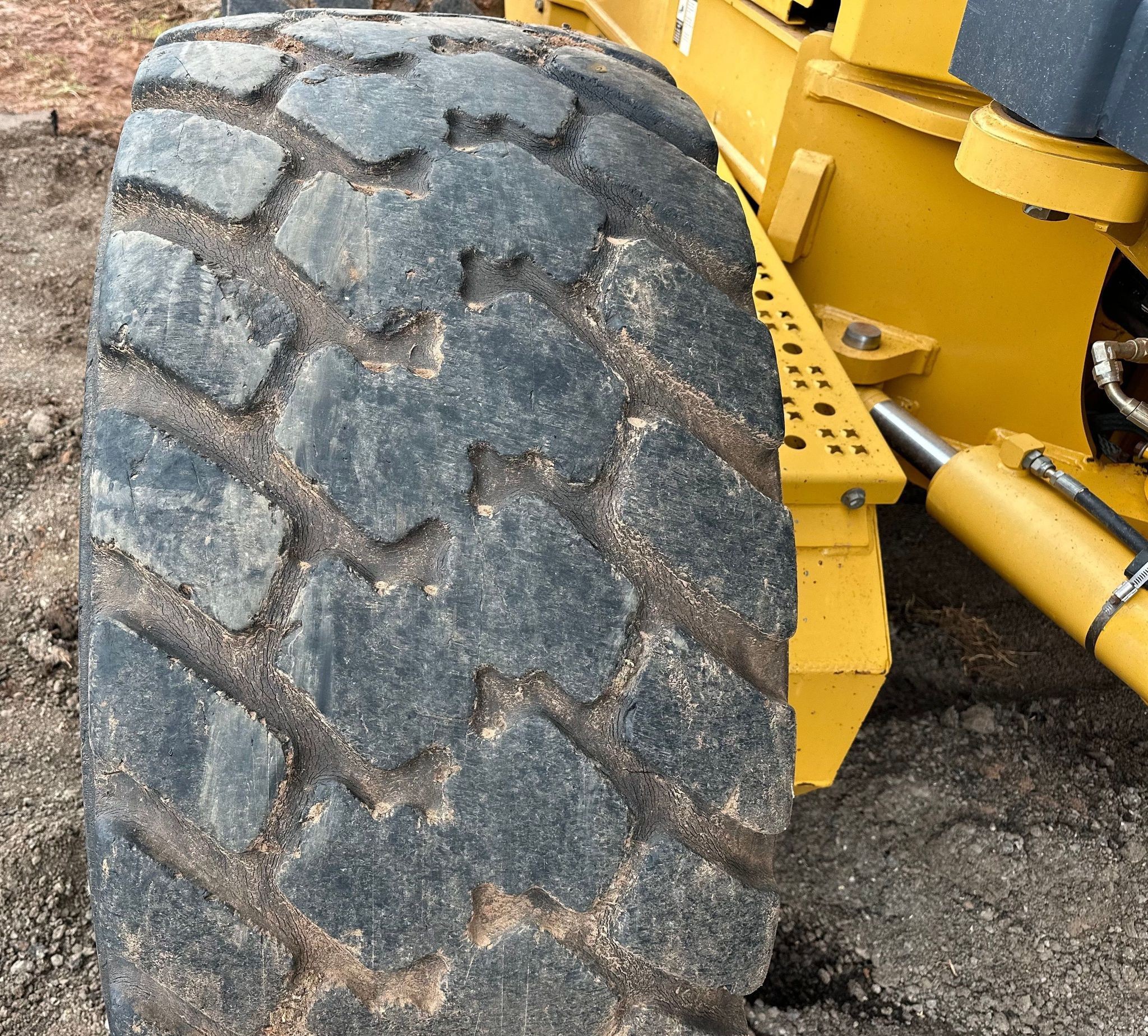 gallery 2013 John Deere 772GP motor grader