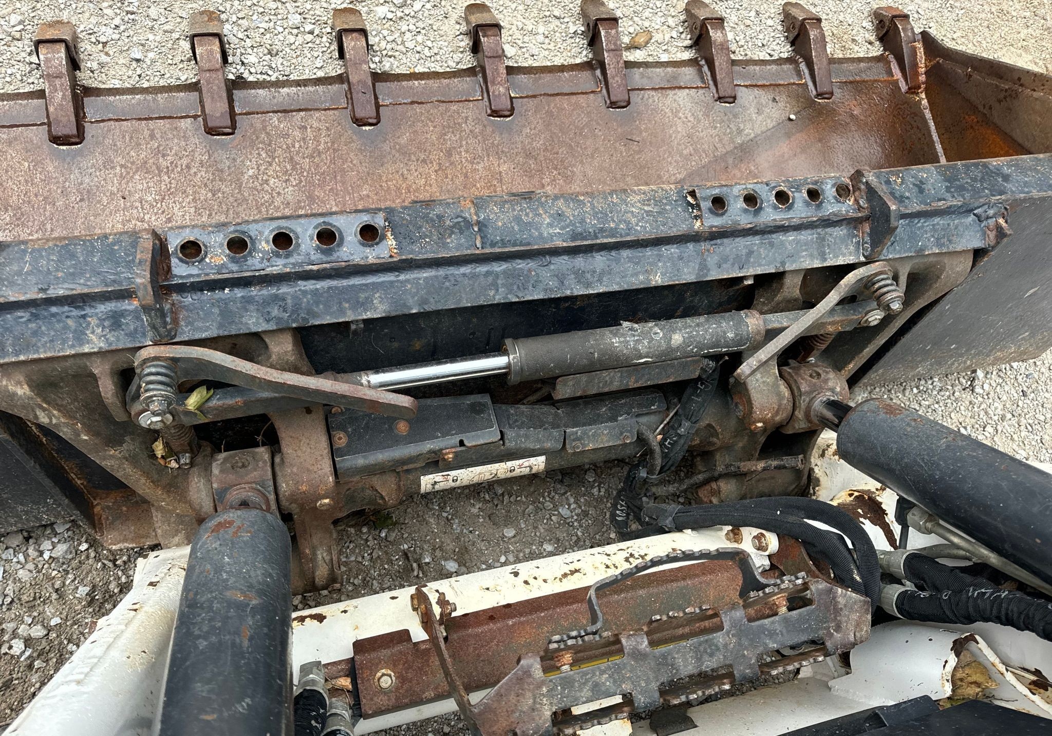 gallery 2022 Bobcat T76 R-Series tracked skid steer loader